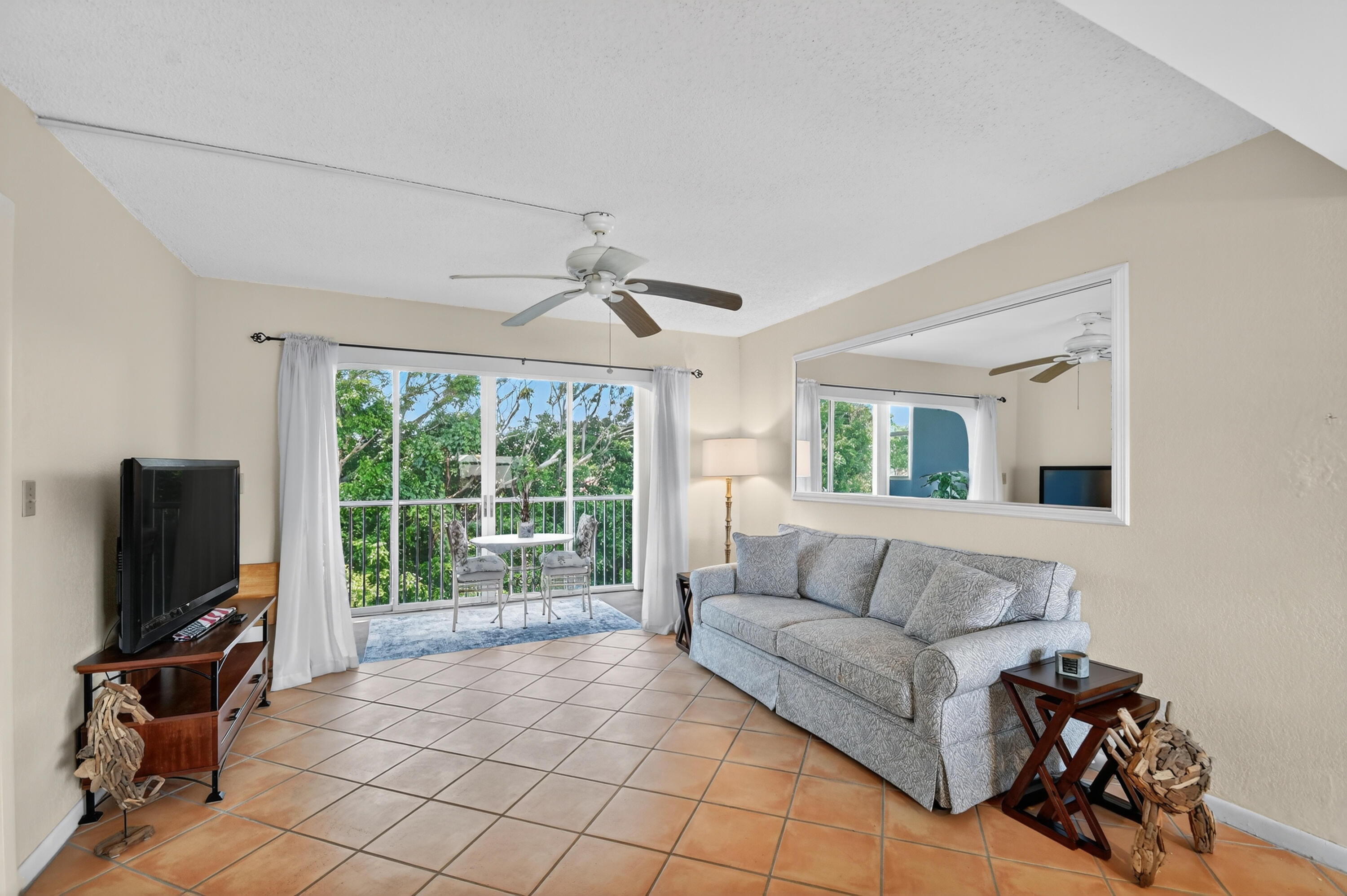 1810 New Palm Way 415