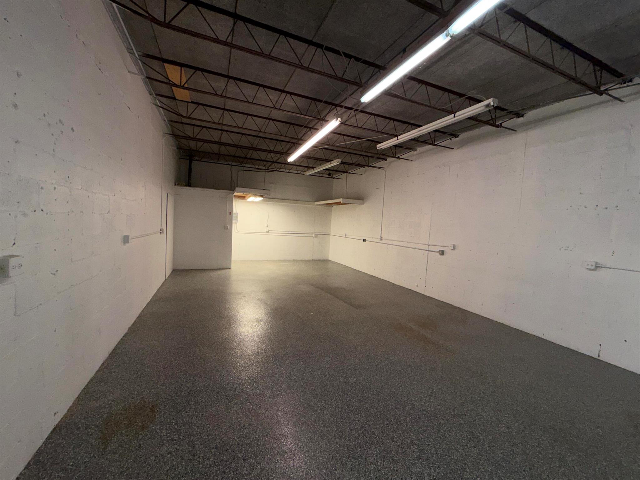 EAST COAST INDUSTRIAL CEN - Commercial Lease