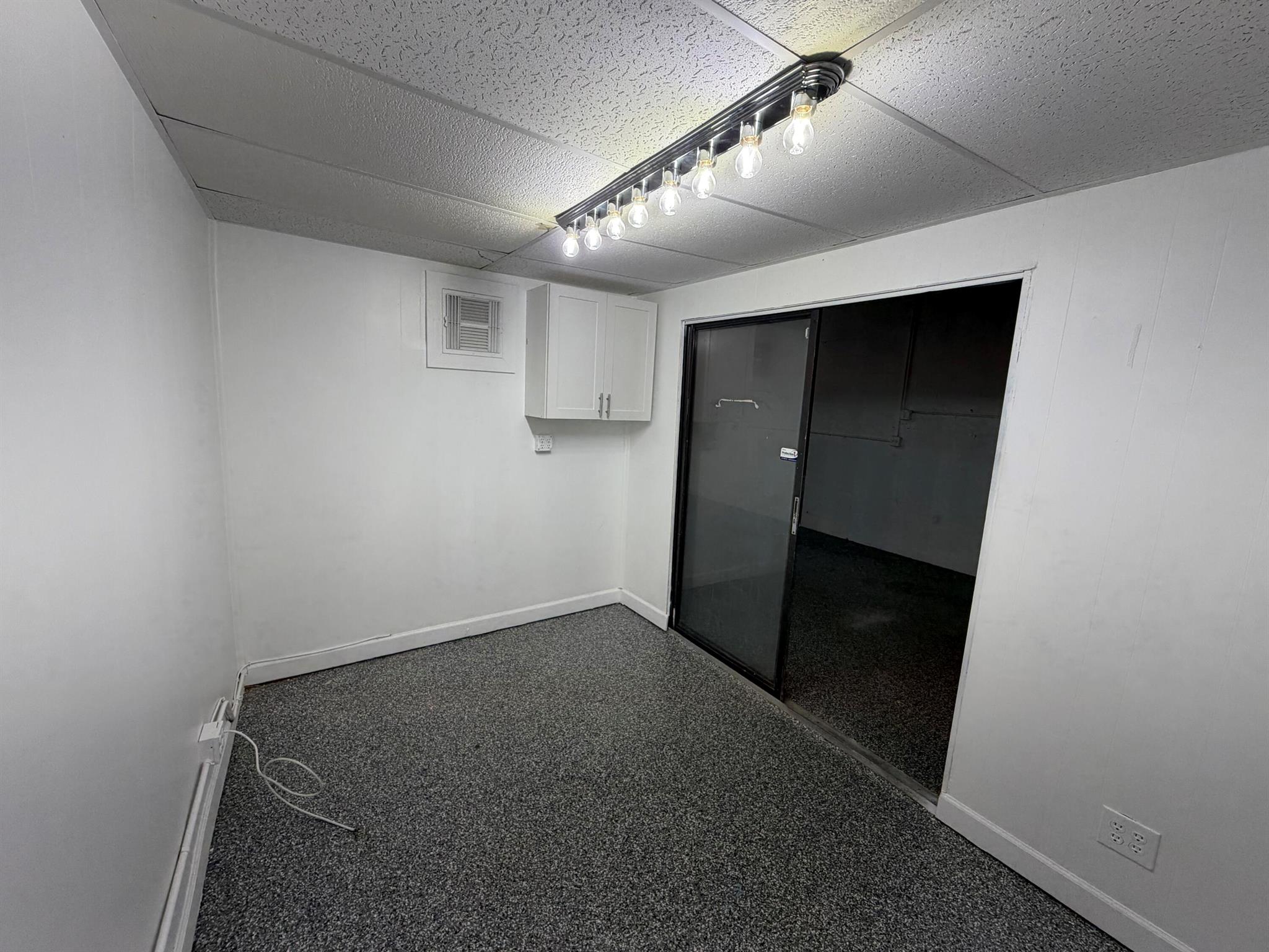 EAST COAST INDUSTRIAL CEN - Commercial Lease