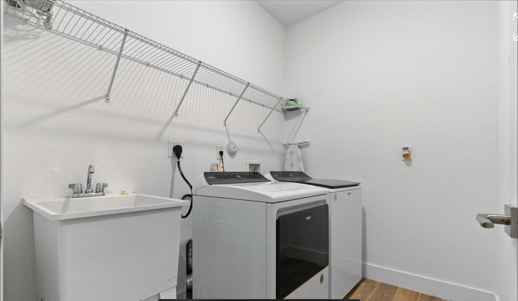 KROME GROVE ESTATES - Residential