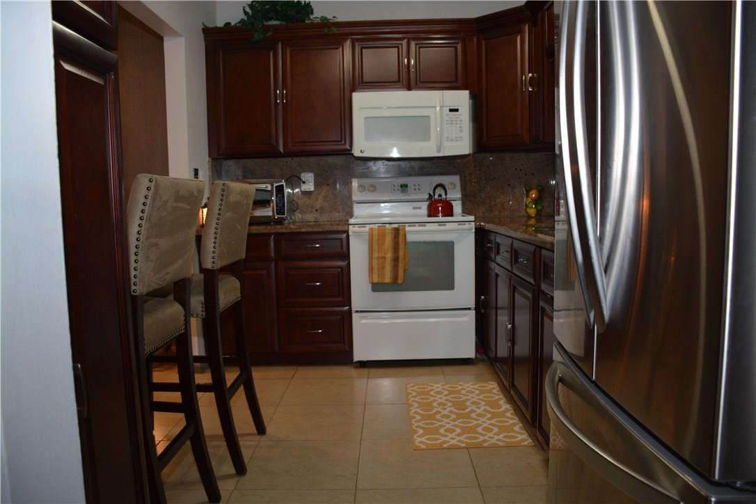 WESTLAKE VILLAS - Residential