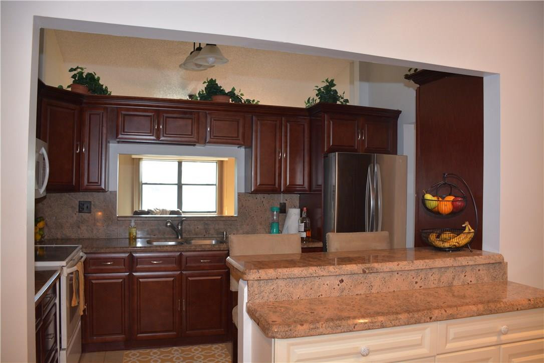WESTLAKE VILLAS - Residential