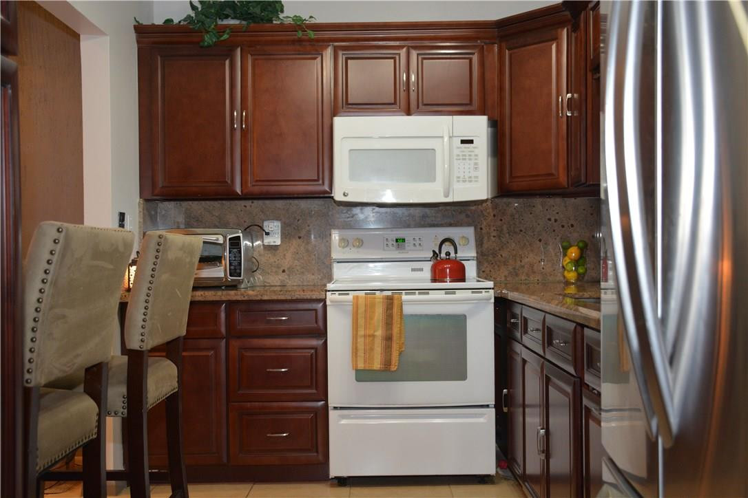 WESTLAKE VILLAS - Residential