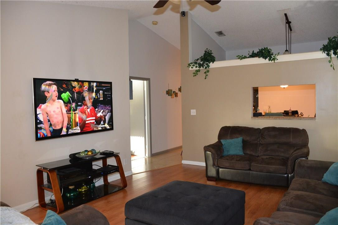 WESTLAKE VILLAS - Residential