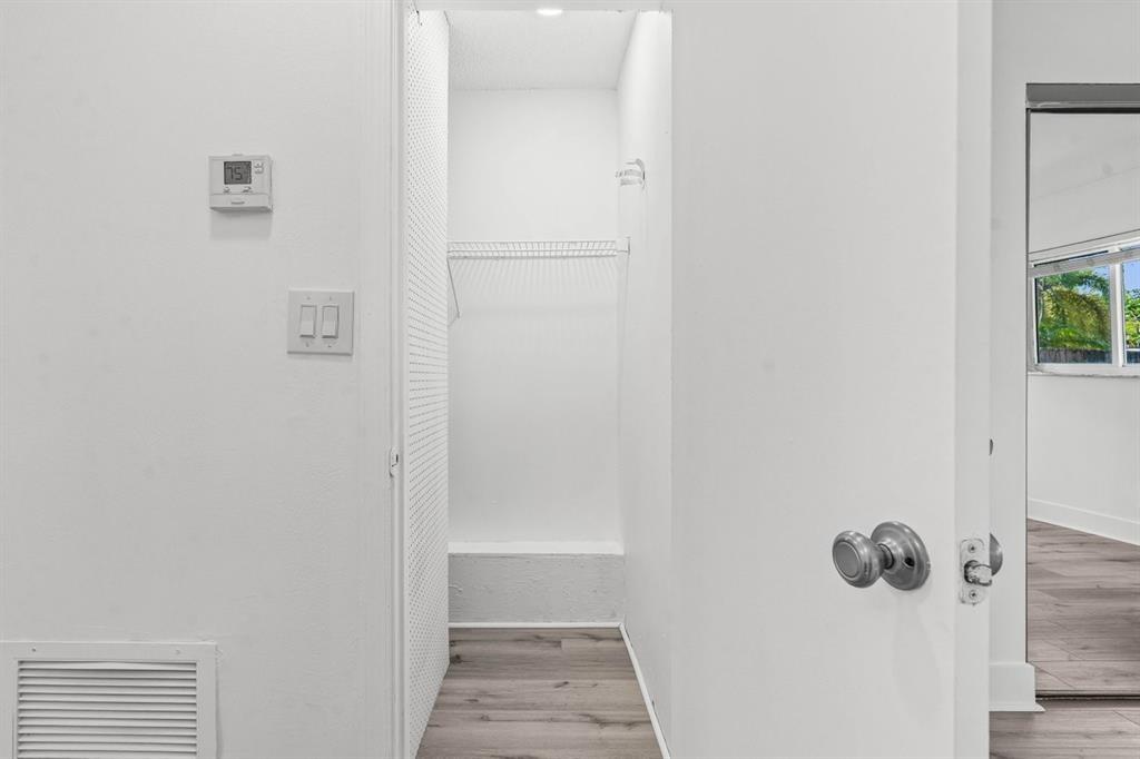 Petite - Residential Lease