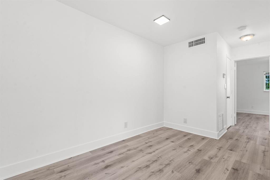 Petite - Residential Lease