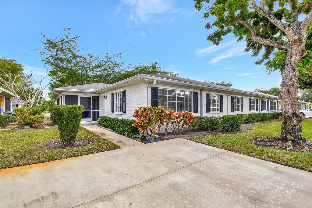Photo of 10094 46th Avenue S, Boynton Beach, FL 33436 (MLS # R10948974)