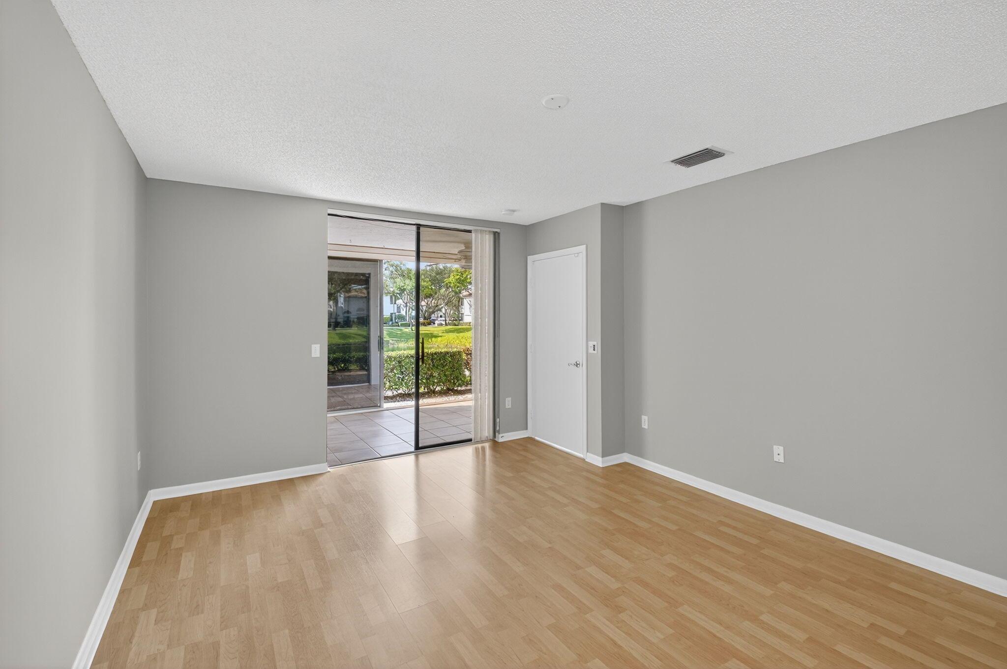 LUCENTE VILLAGE - Residential