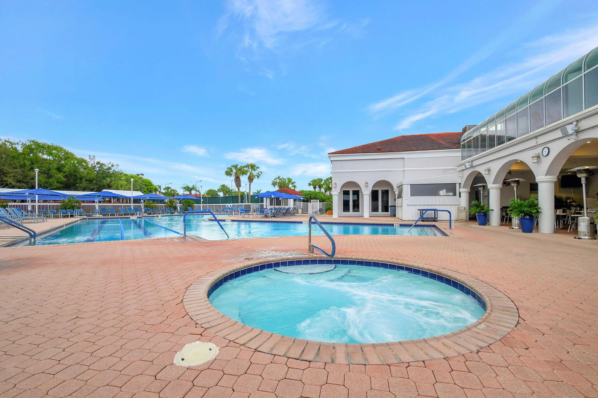 LUCENTE VILLAGE - Residential