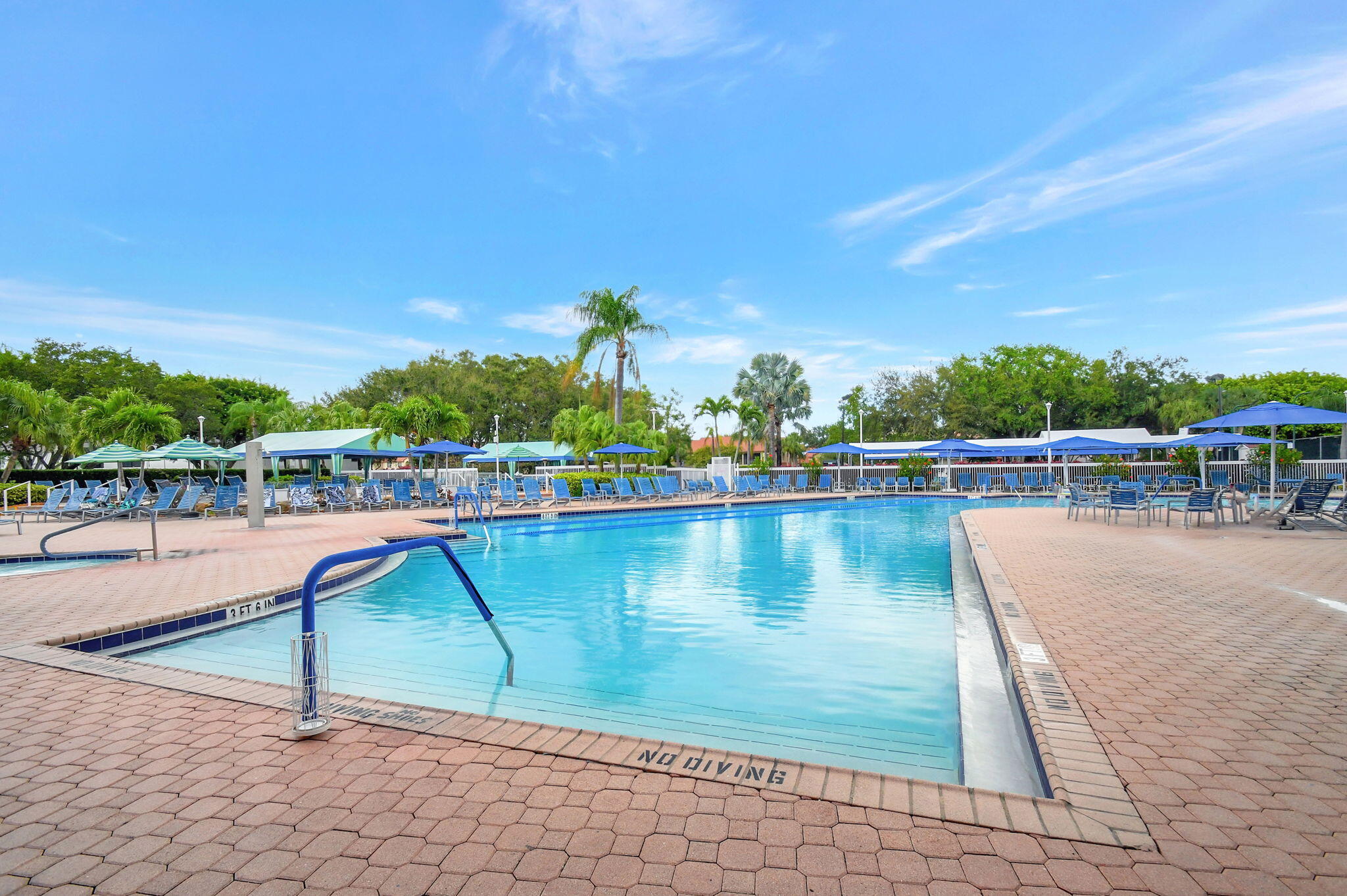 LUCENTE VILLAGE - Residential