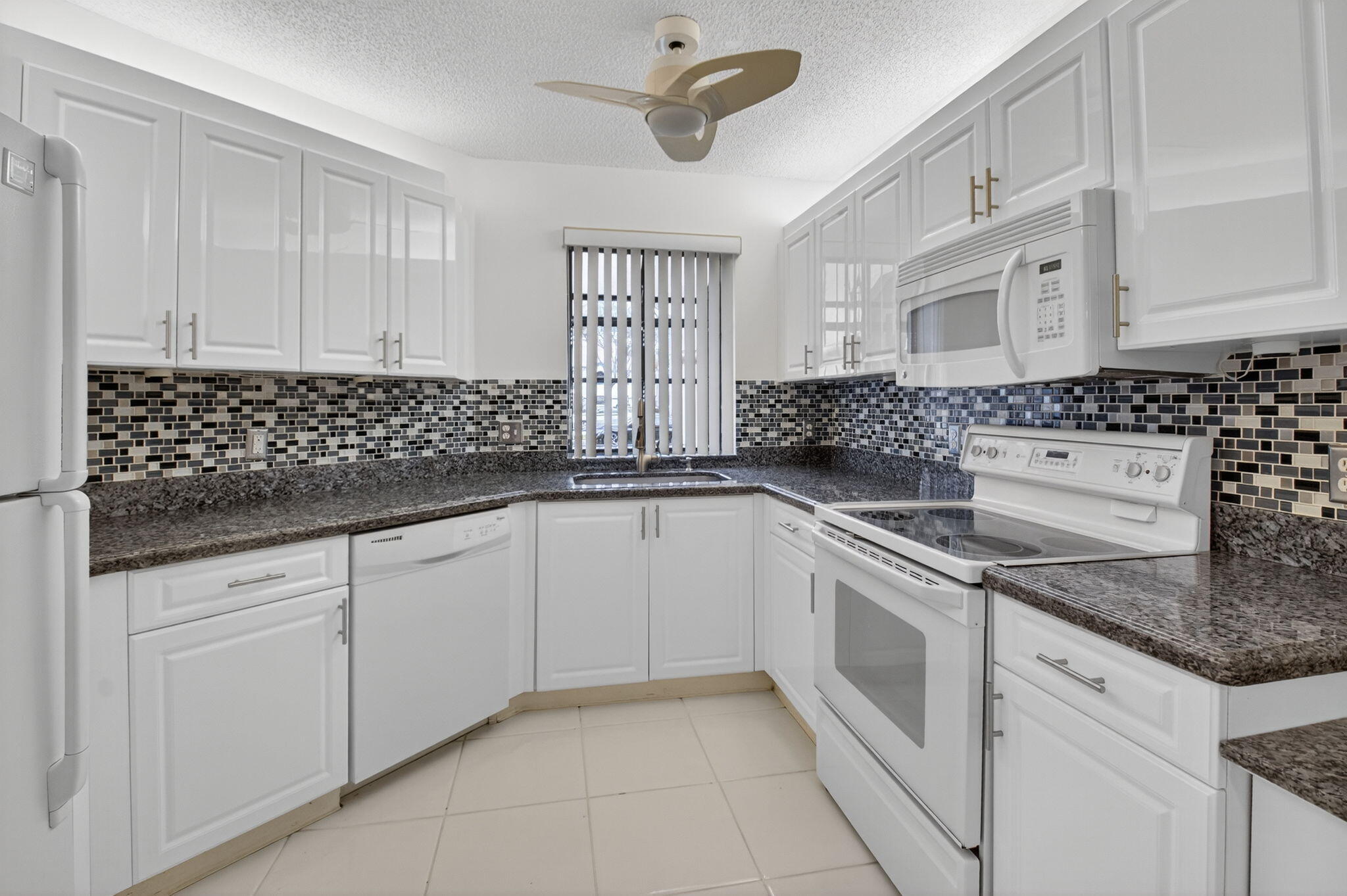 LUCENTE VILLAGE - Residential