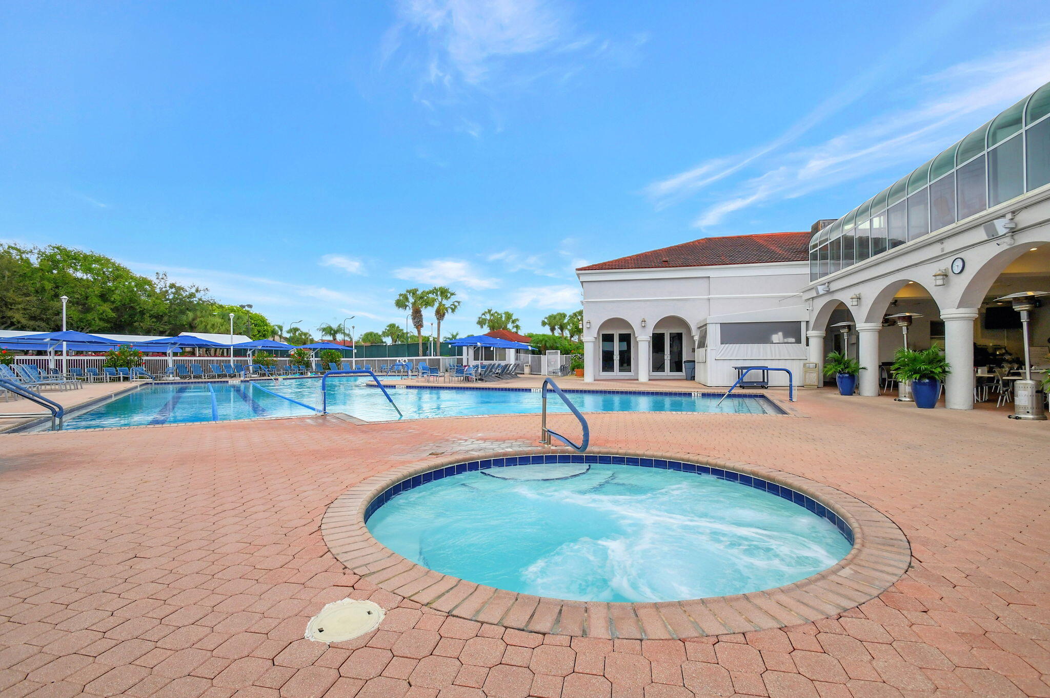 LUCENTE VILLAGE - Residential