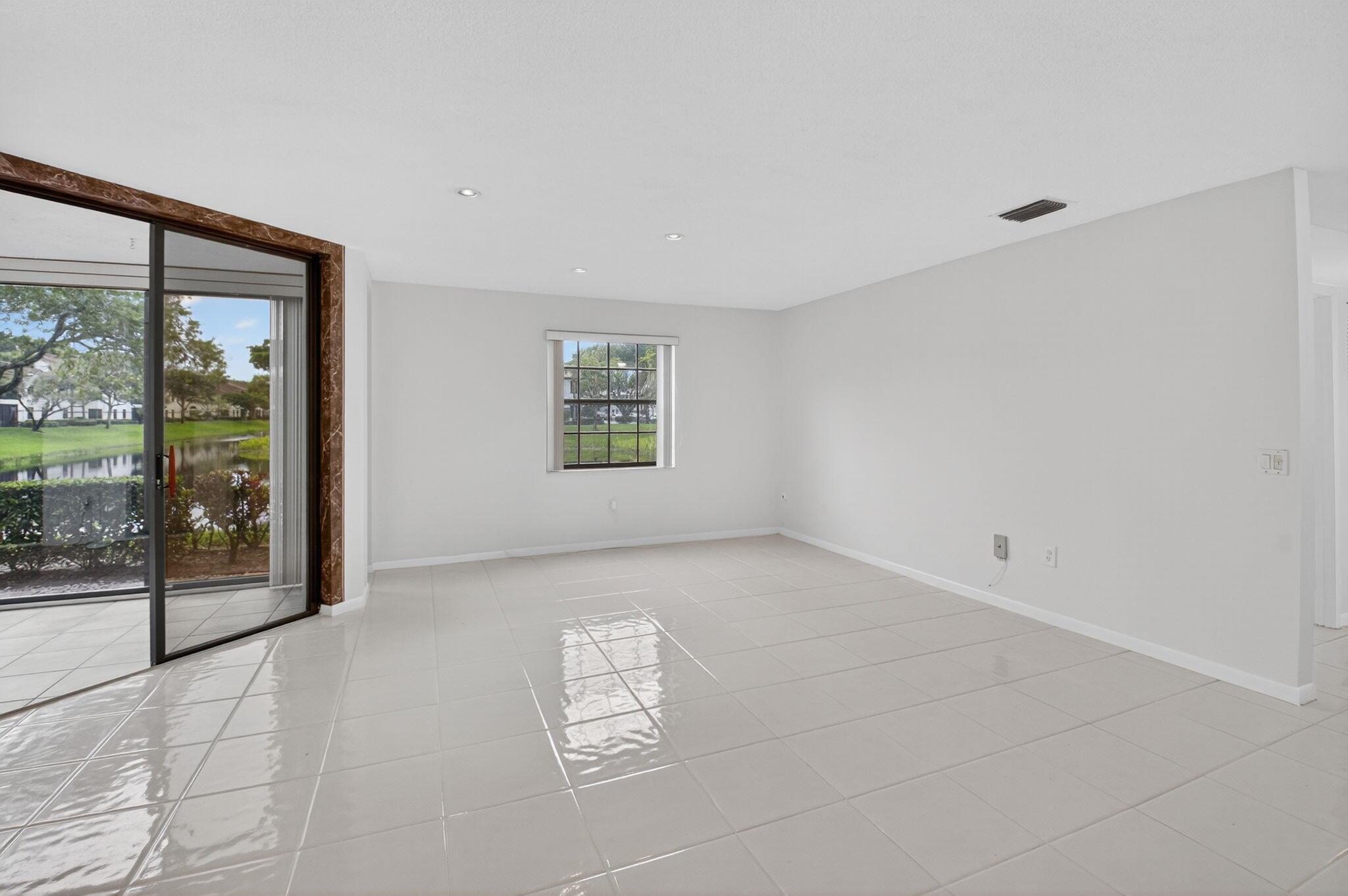 LUCENTE VILLAGE - Residential