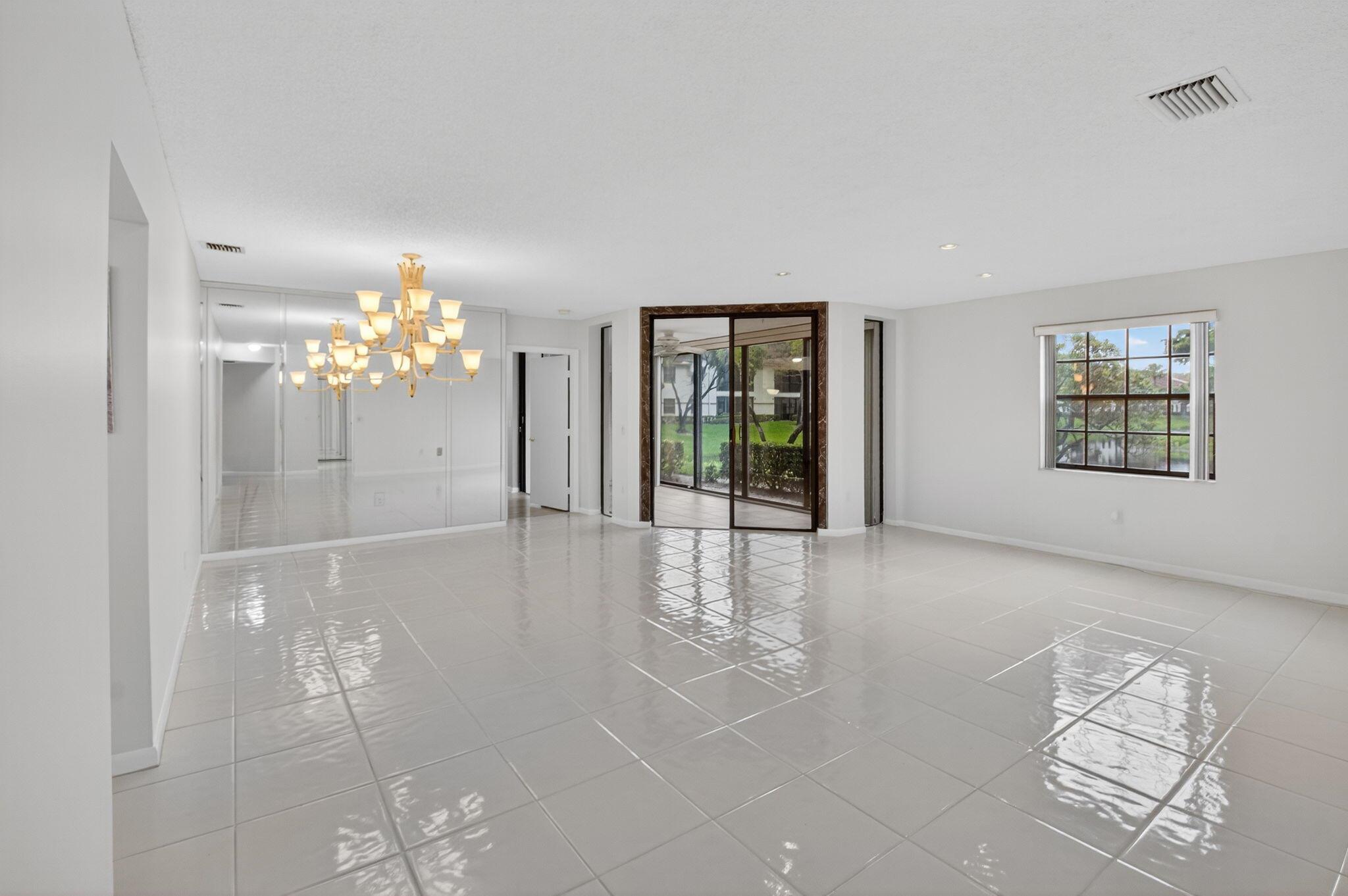 LUCENTE VILLAGE - Residential