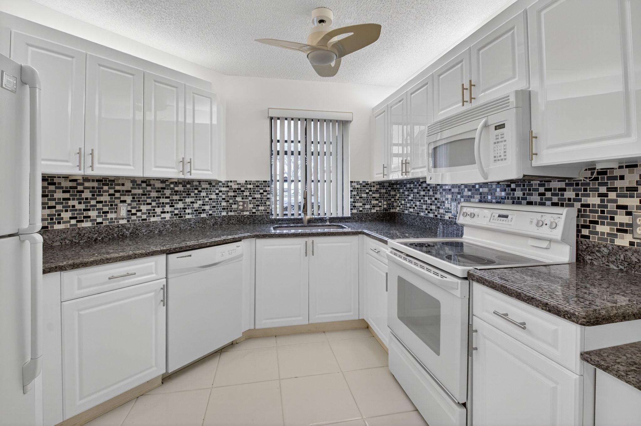 LUCENTE VILLAGE - Residential