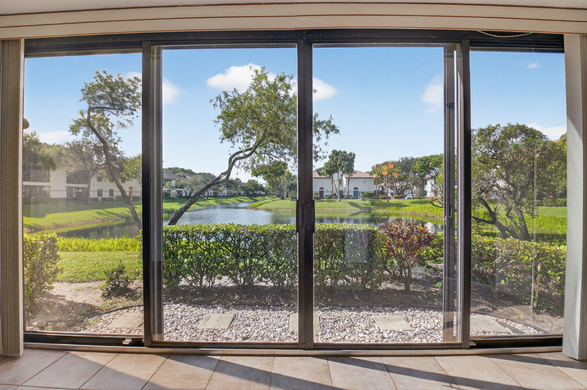 LUCENTE VILLAGE - Residential