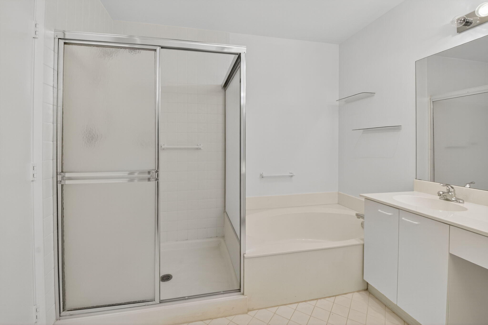 LUCENTE VILLAGE - Residential