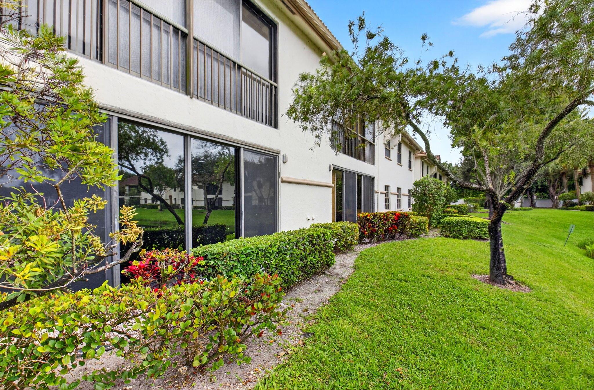 LUCENTE VILLAGE - Residential