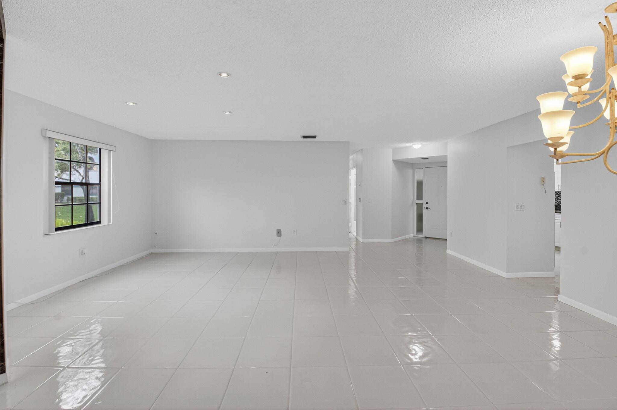 LUCENTE VILLAGE - Residential