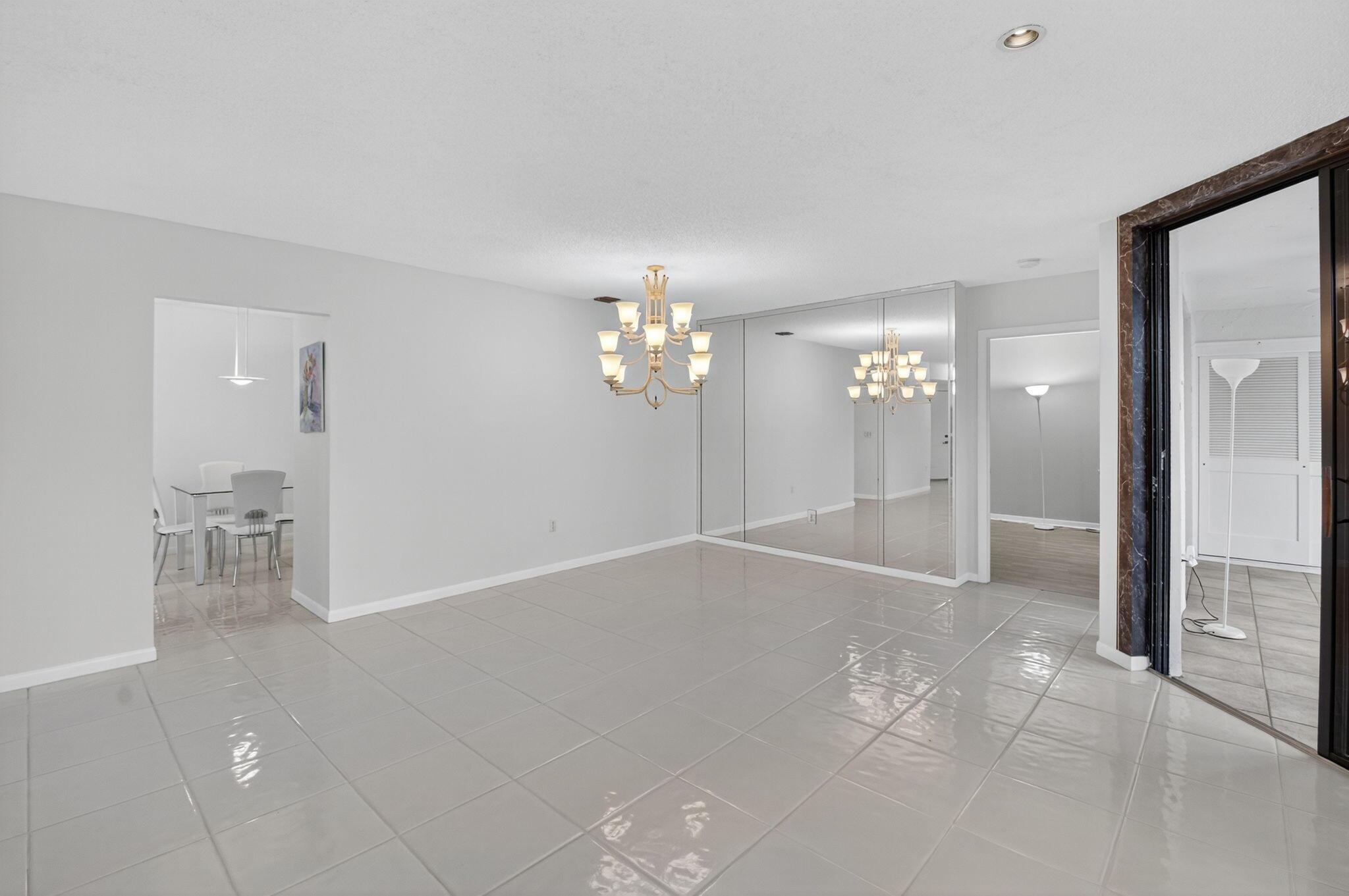 LUCENTE VILLAGE - Residential