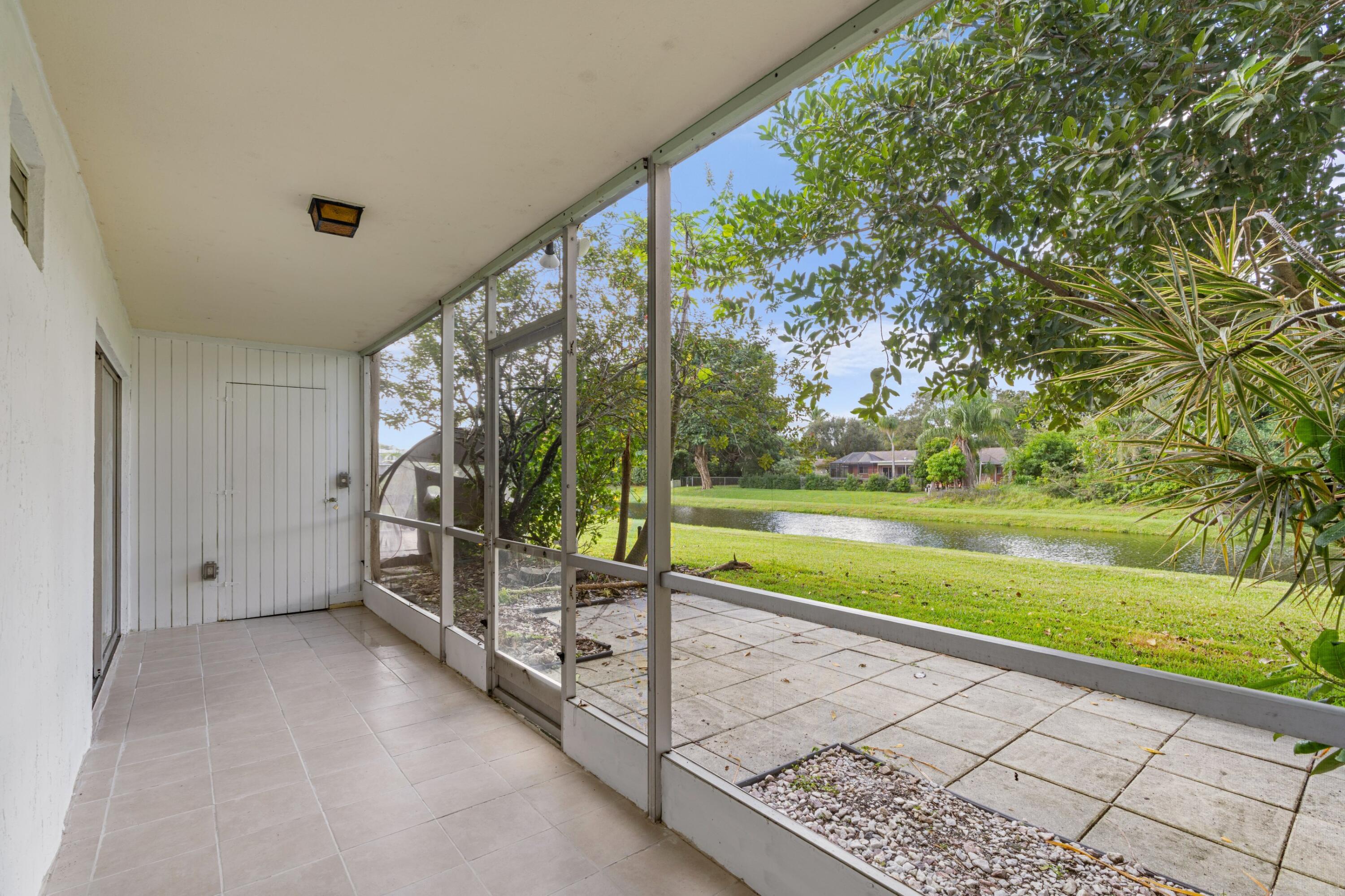 TRAILS END VILLAS INC CONDO LTS 5 TO 9 PT OF LTS 1 - Residential