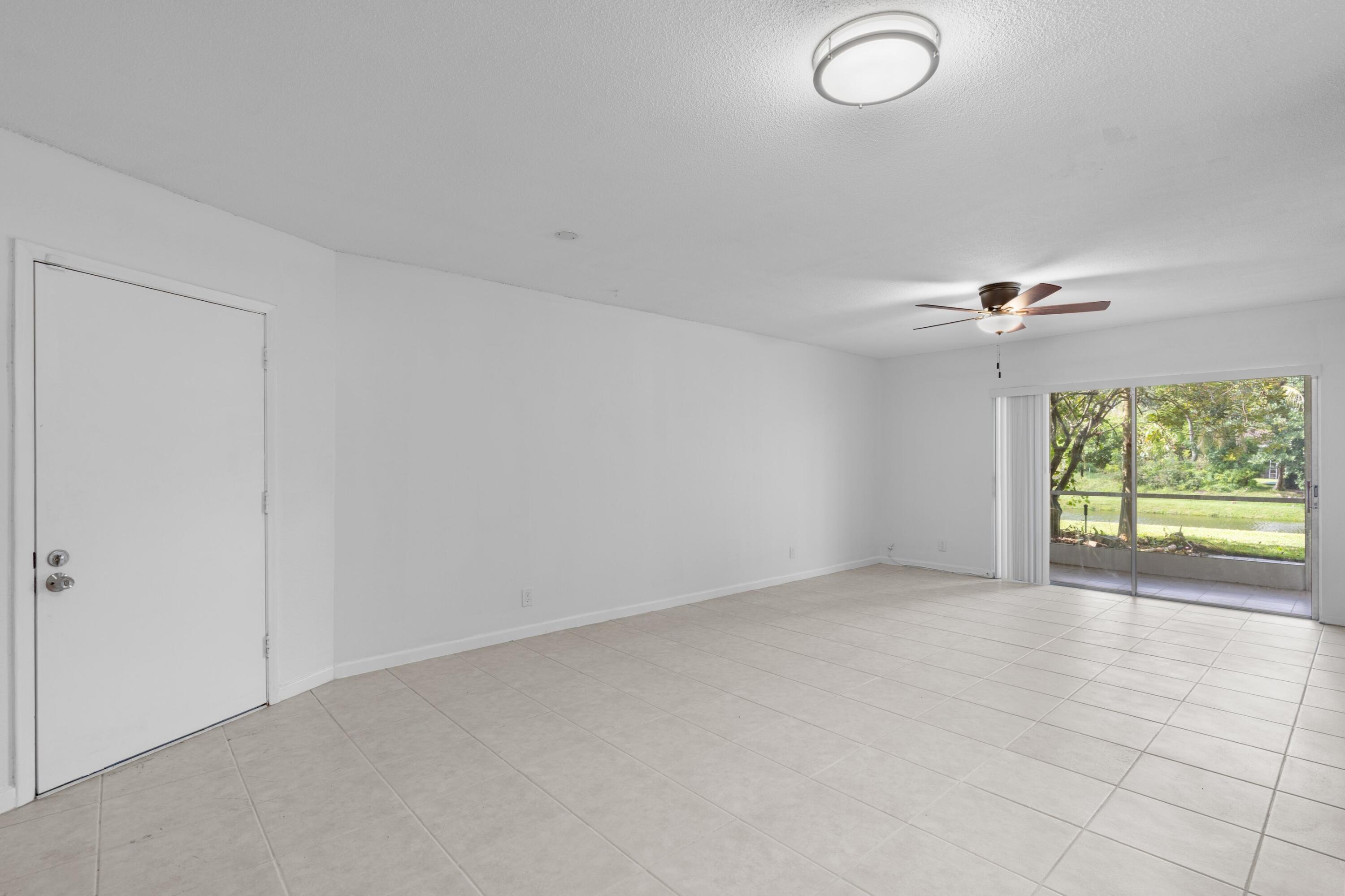 TRAILS END VILLAS INC CONDO LTS 5 TO 9 PT OF LTS 1 - Residential