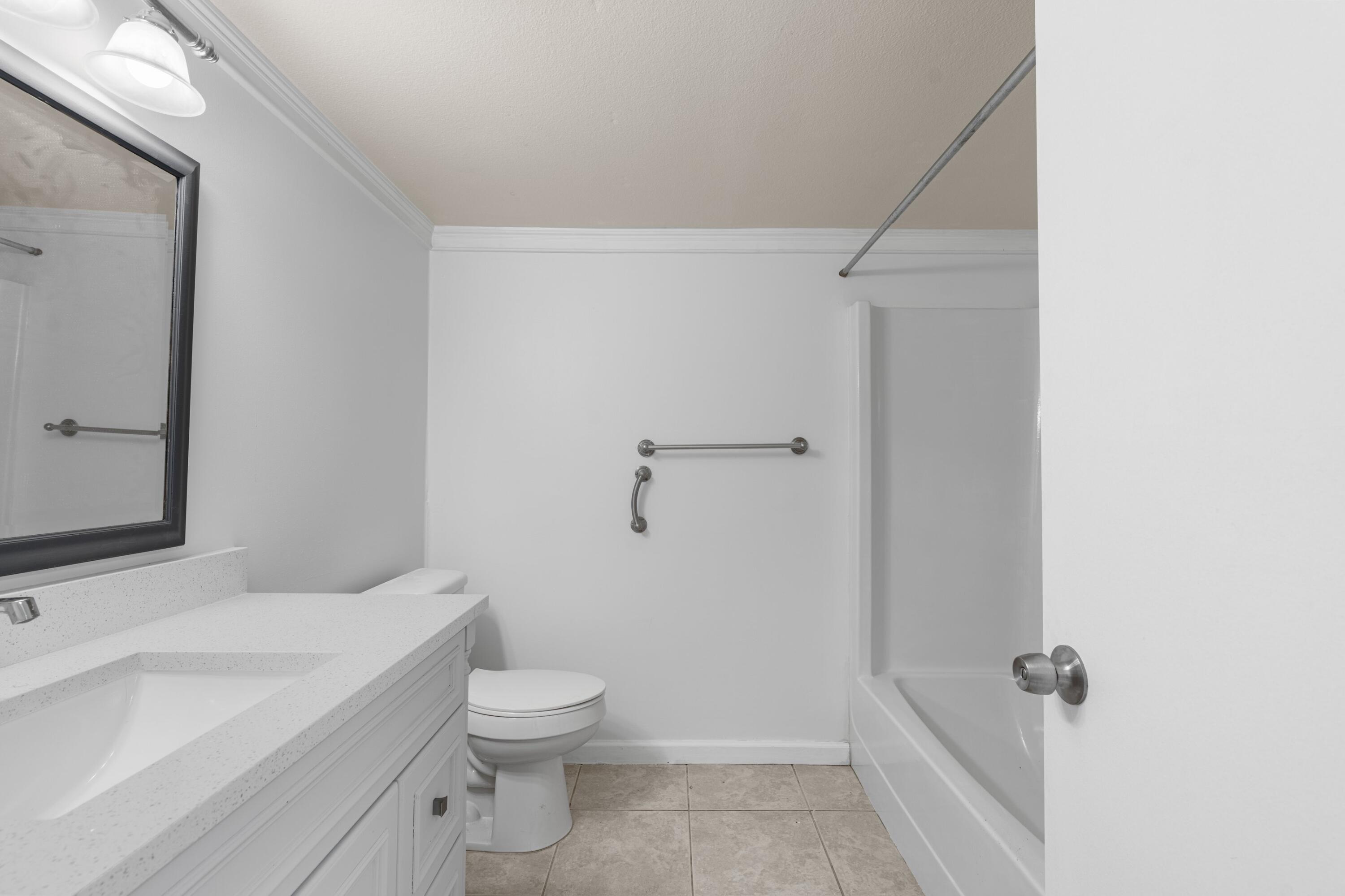 TRAILS END VILLAS INC CONDO LTS 5 TO 9 PT OF LTS 1 - Residential