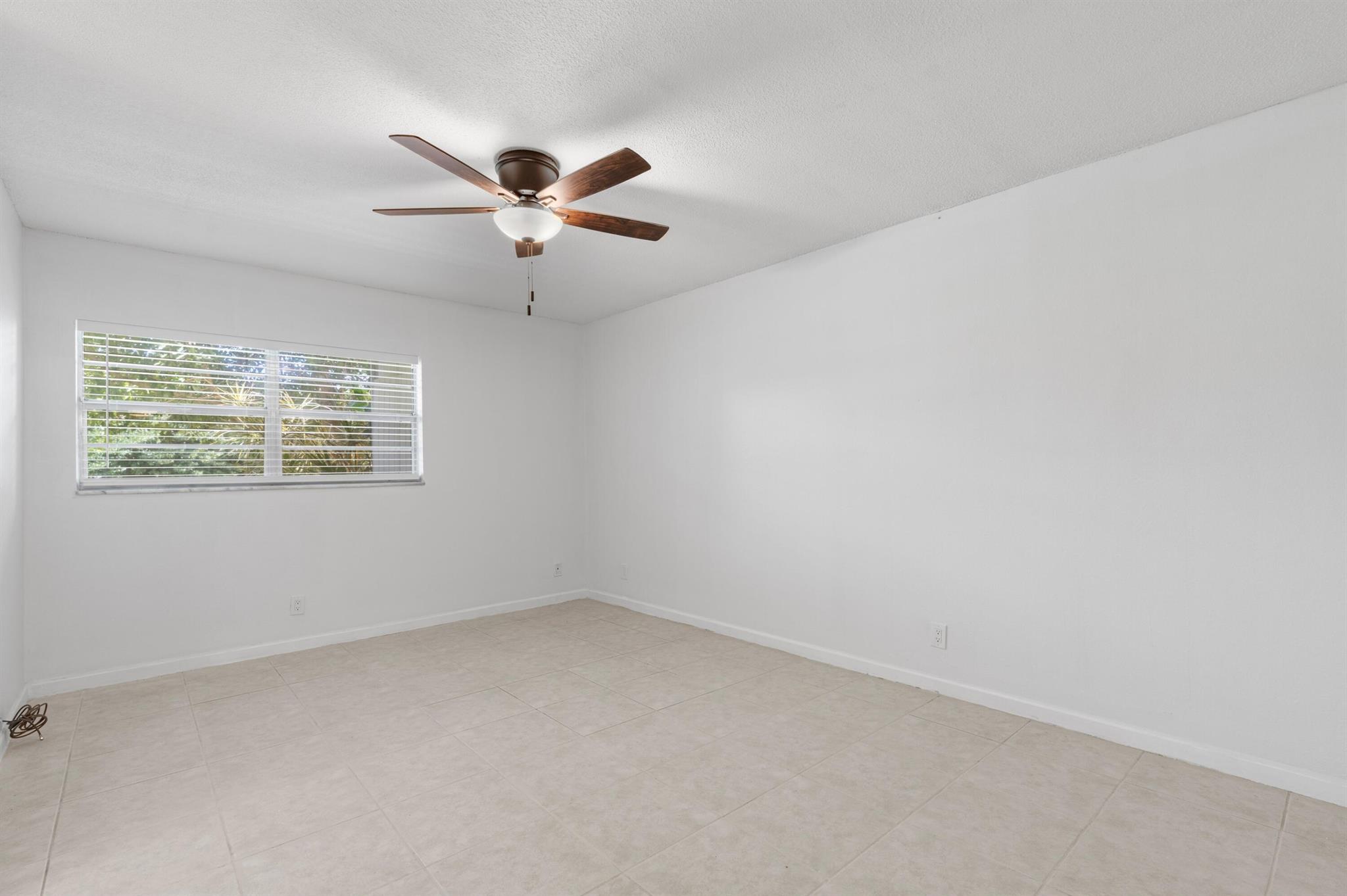 TRAILS END VILLAS INC CON - Residential