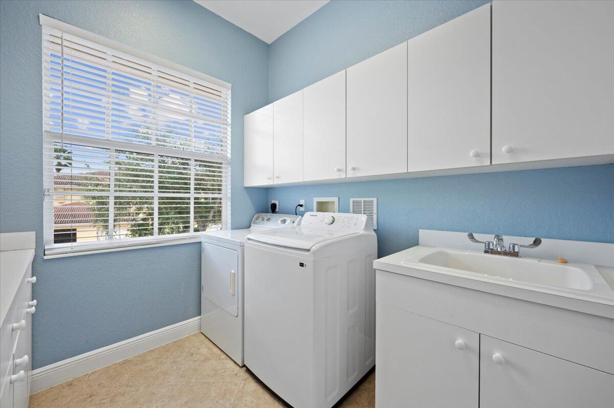 BAYWINDS - Residential