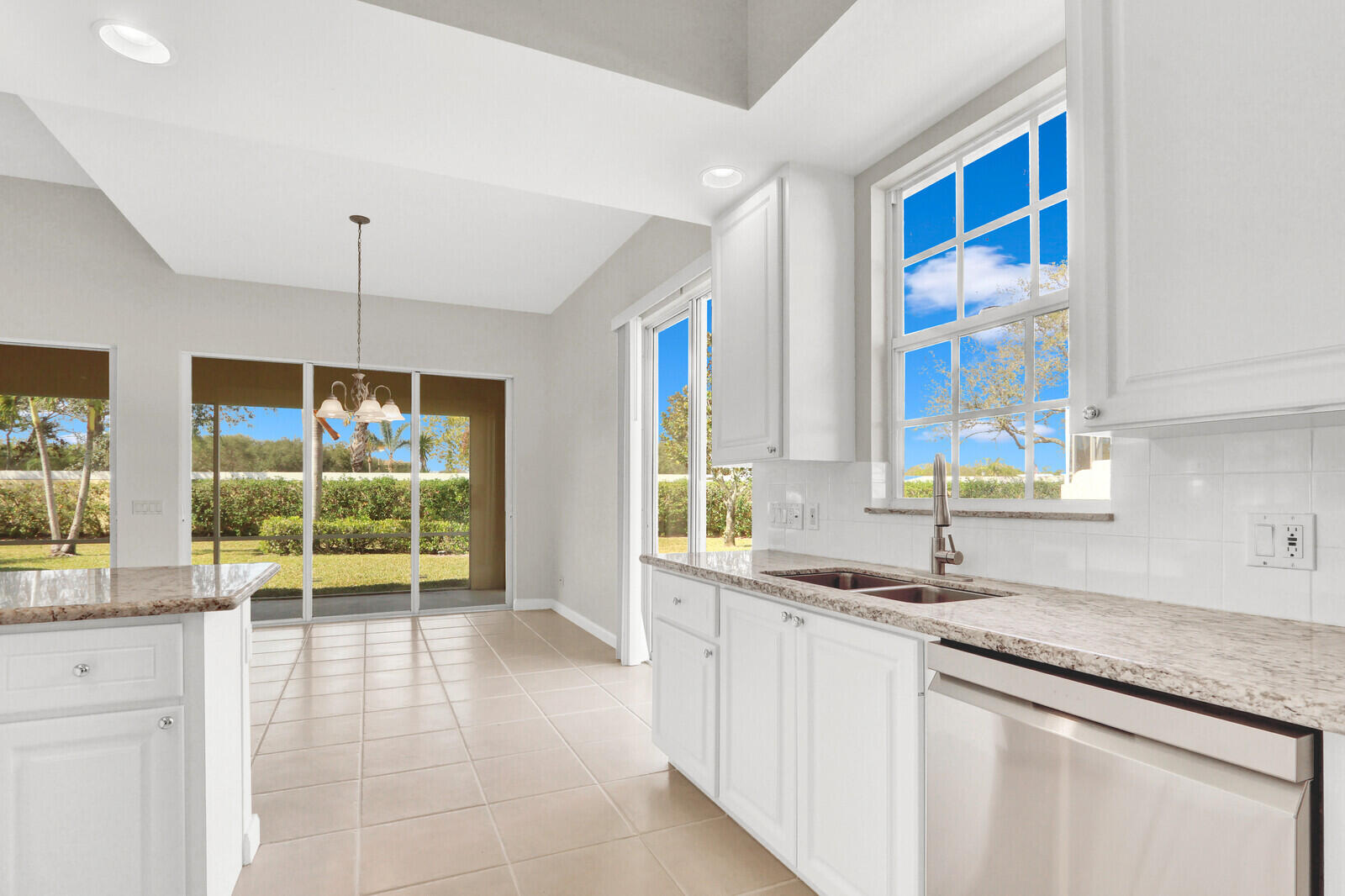 CARLETON OAKS - Residential