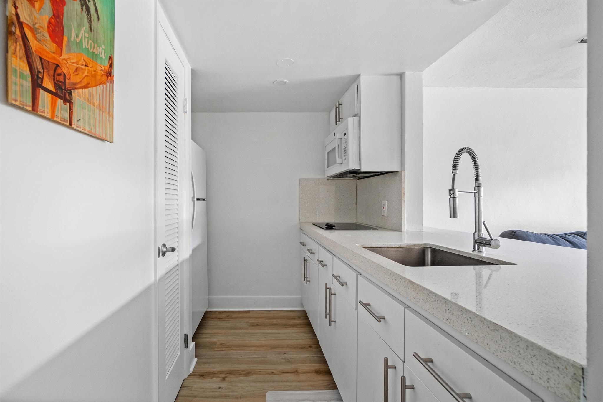 RIVER HOUSE GARDENS CONDO - Residential Lease