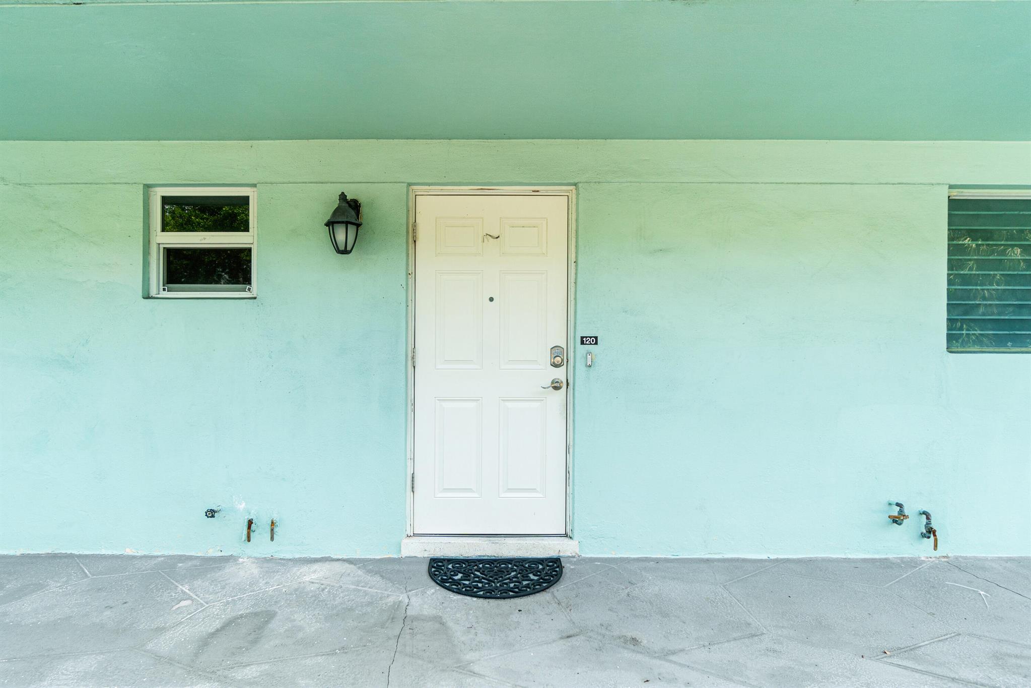 RIVER HOUSE GARDENS CONDO - Residential Lease