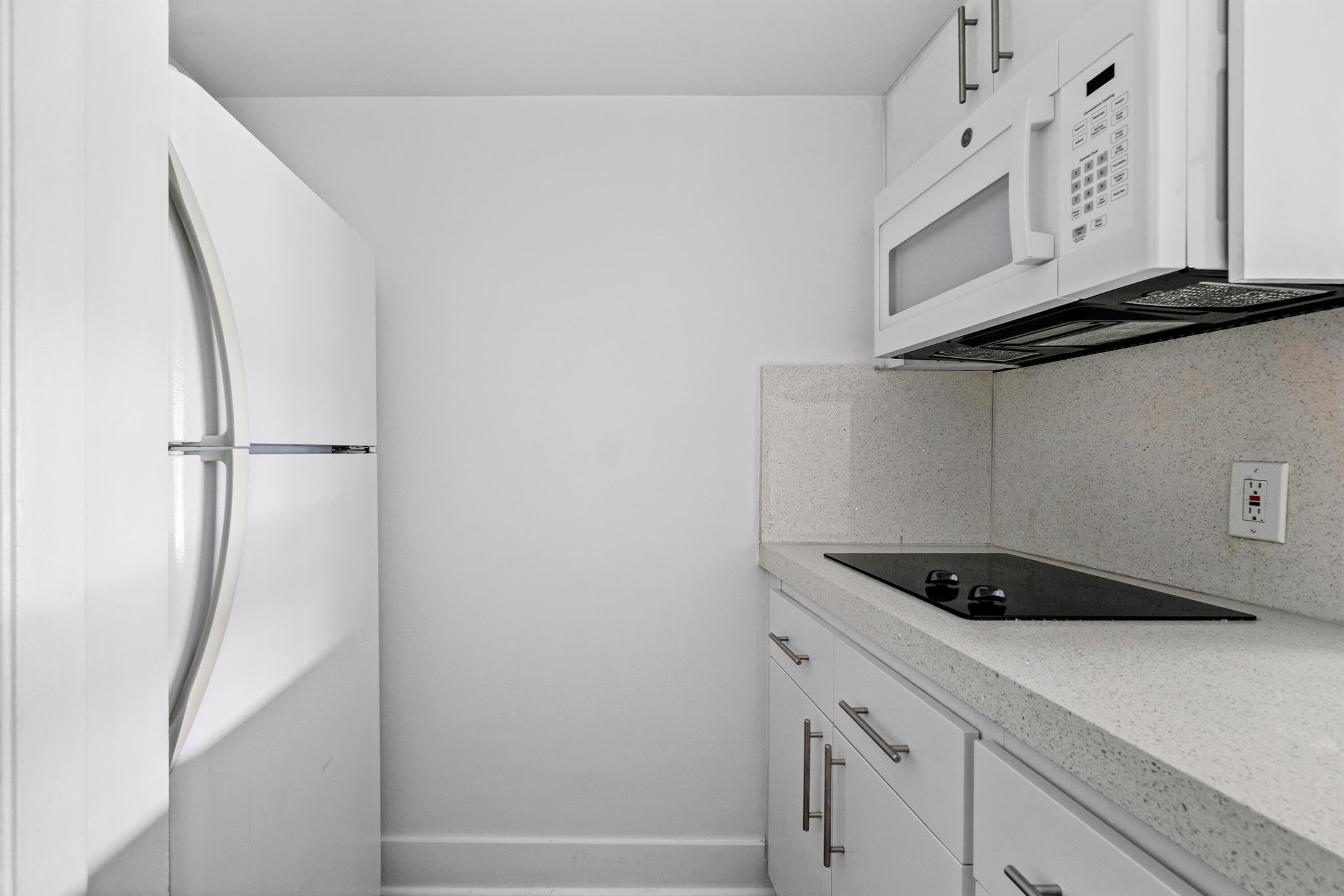 RIVER HOUSE GARDENS CONDO - Residential Lease