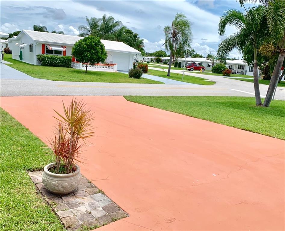 Leisureville Third Sec 65 - Residential