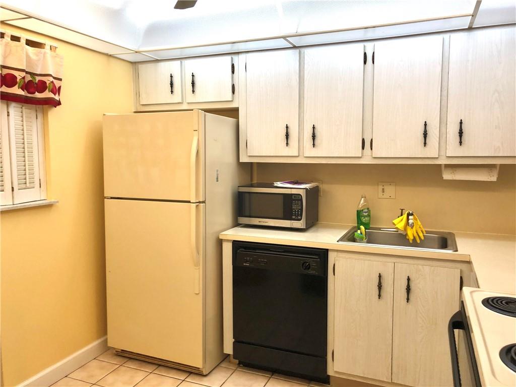 HOLIDAY SPRINGS - Residential