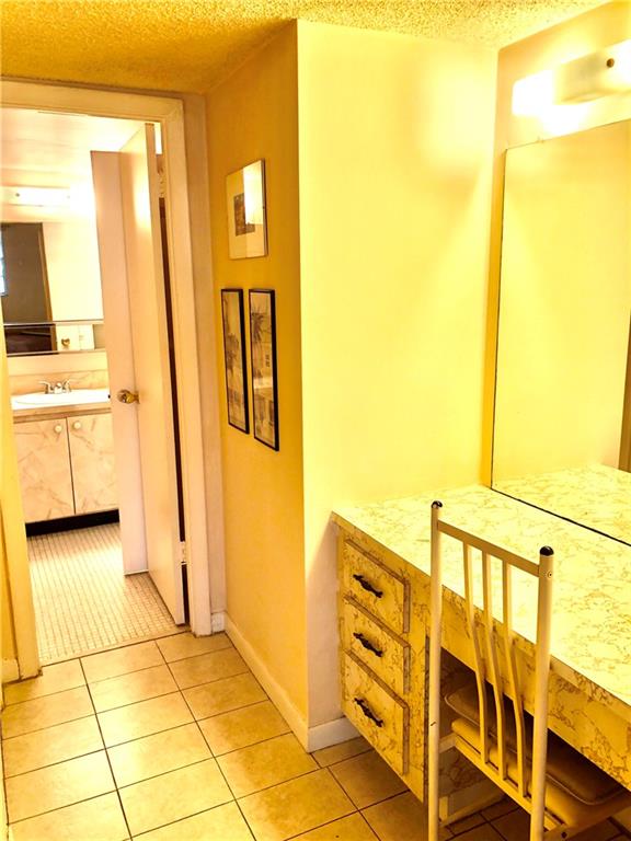 HOLIDAY SPRINGS - Residential