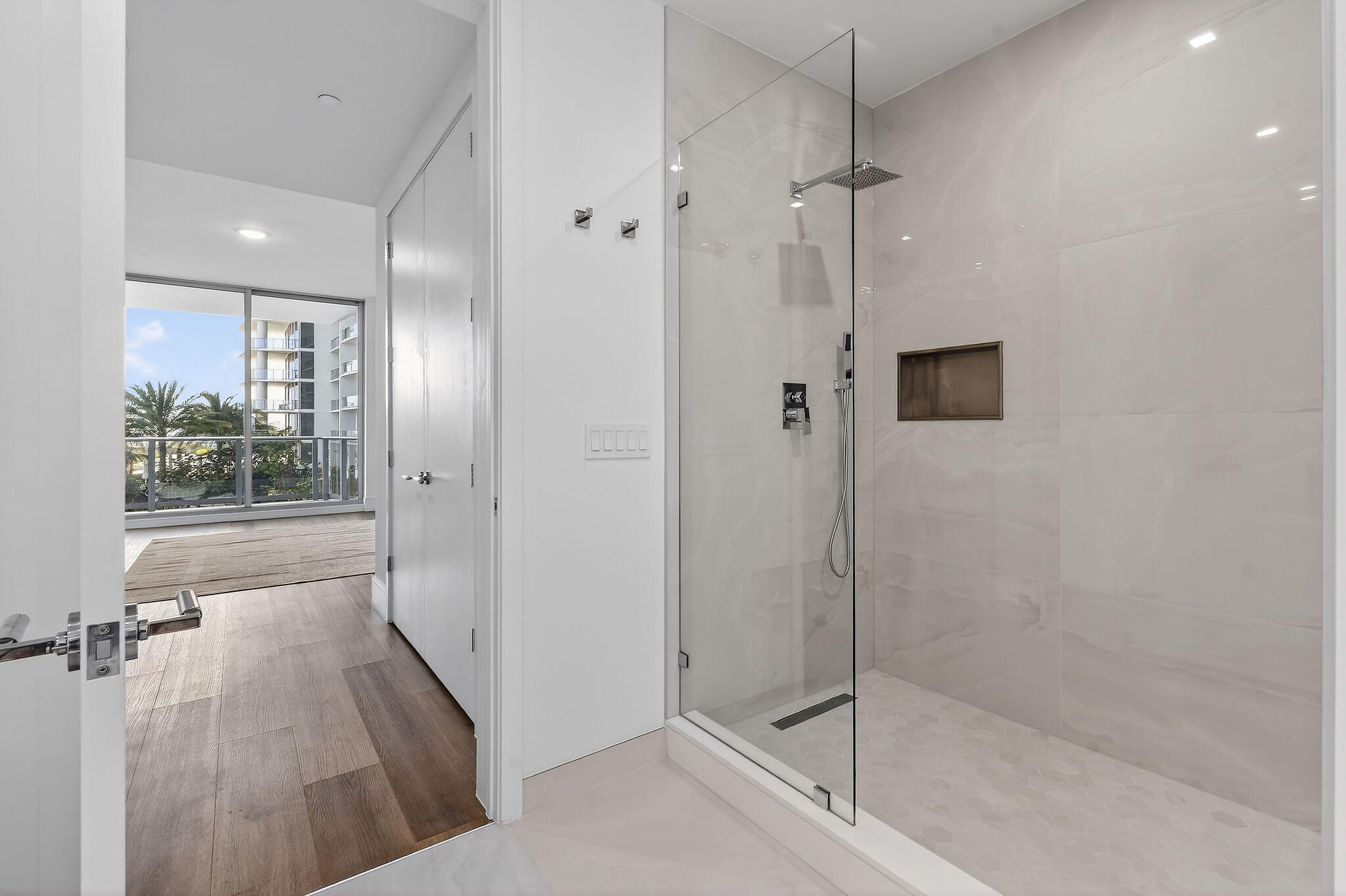 NAUTILUS 220 CONDO - Residential