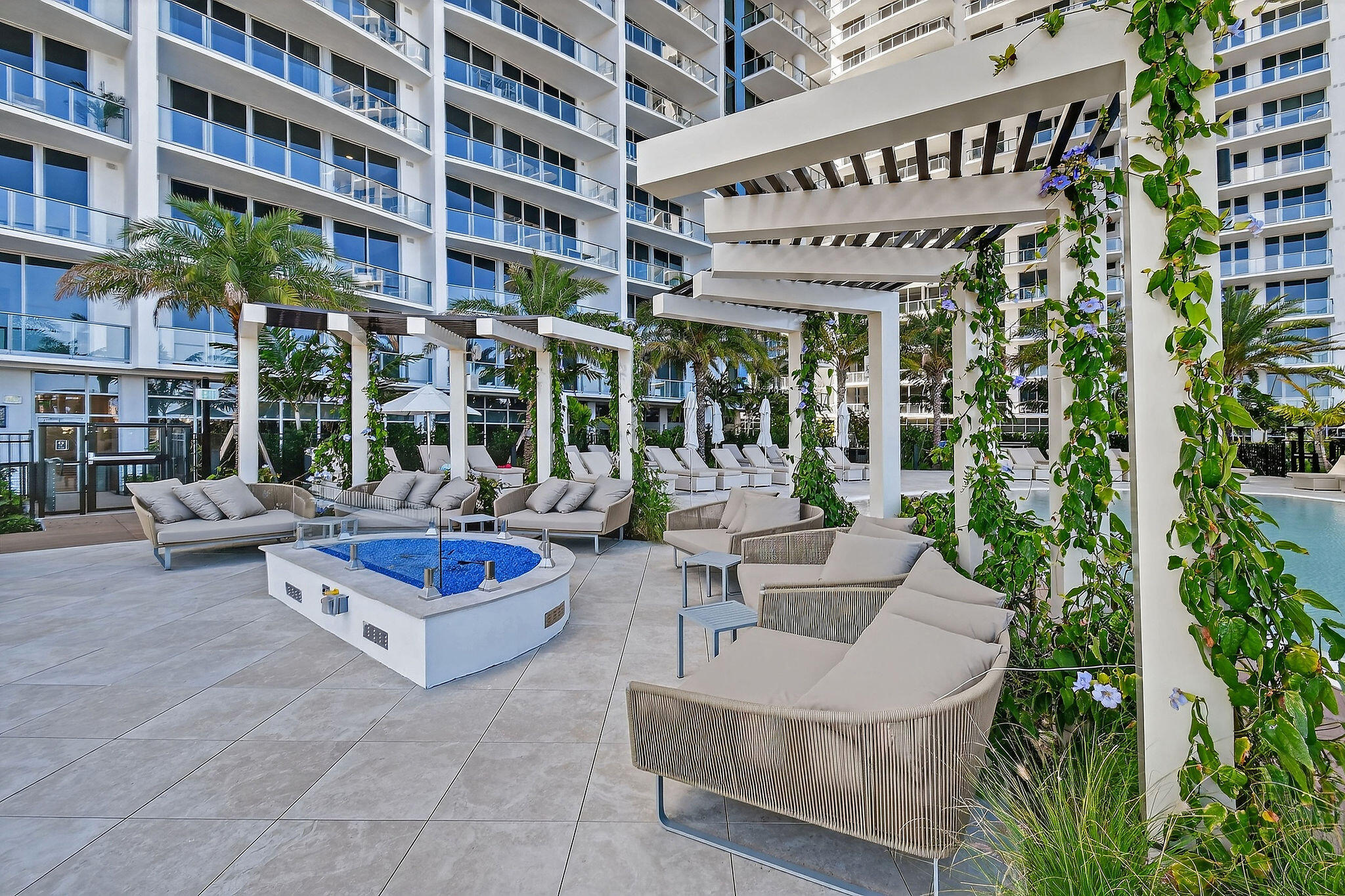 NAUTILUS 220 CONDO - Residential