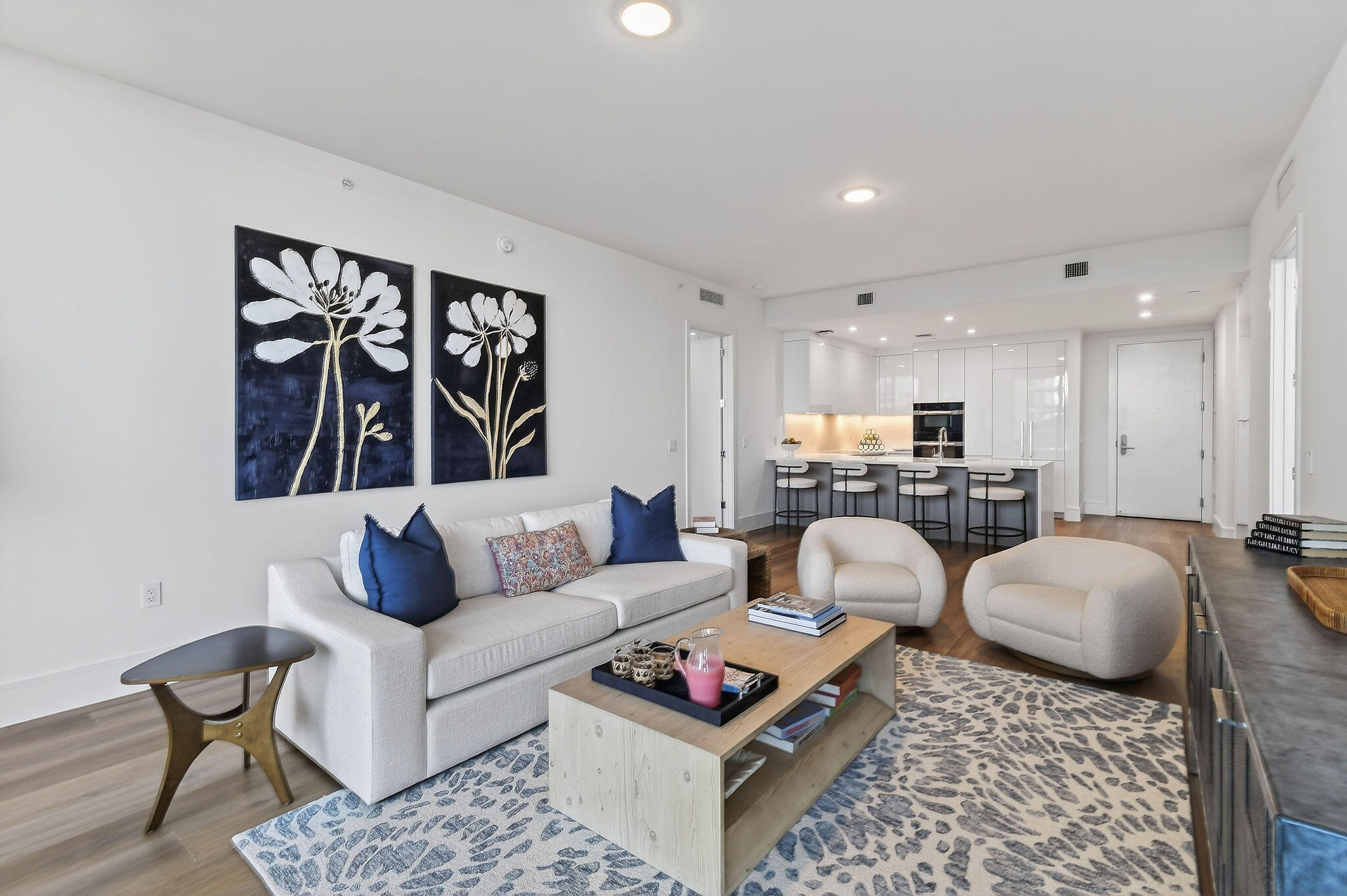 NAUTILUS 220 CONDO - Residential