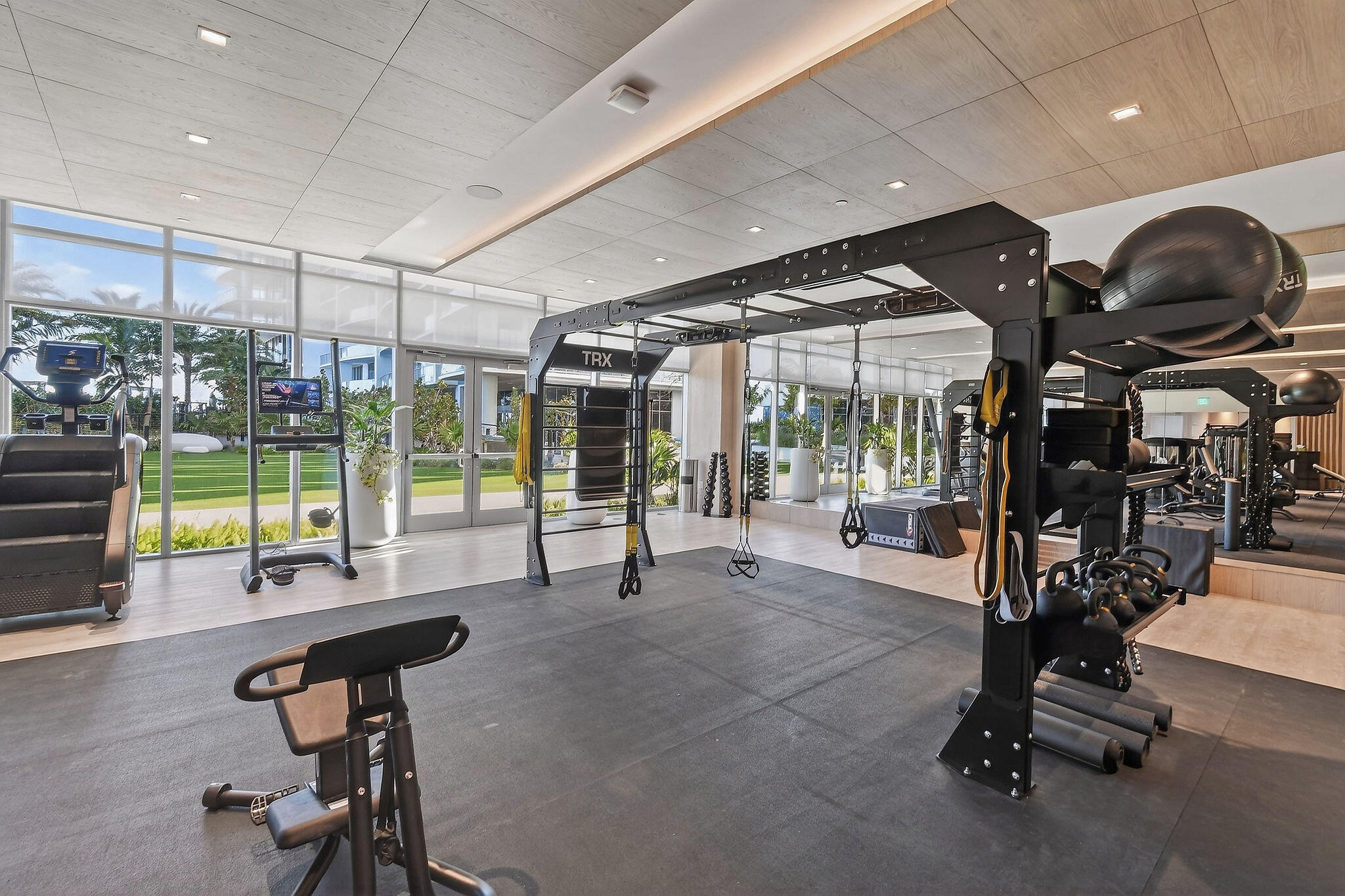 NAUTILUS 220 CONDO - Residential