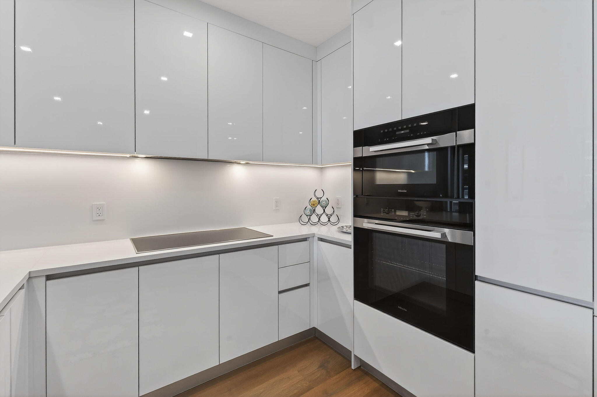 220 Lake Shore Drive 715