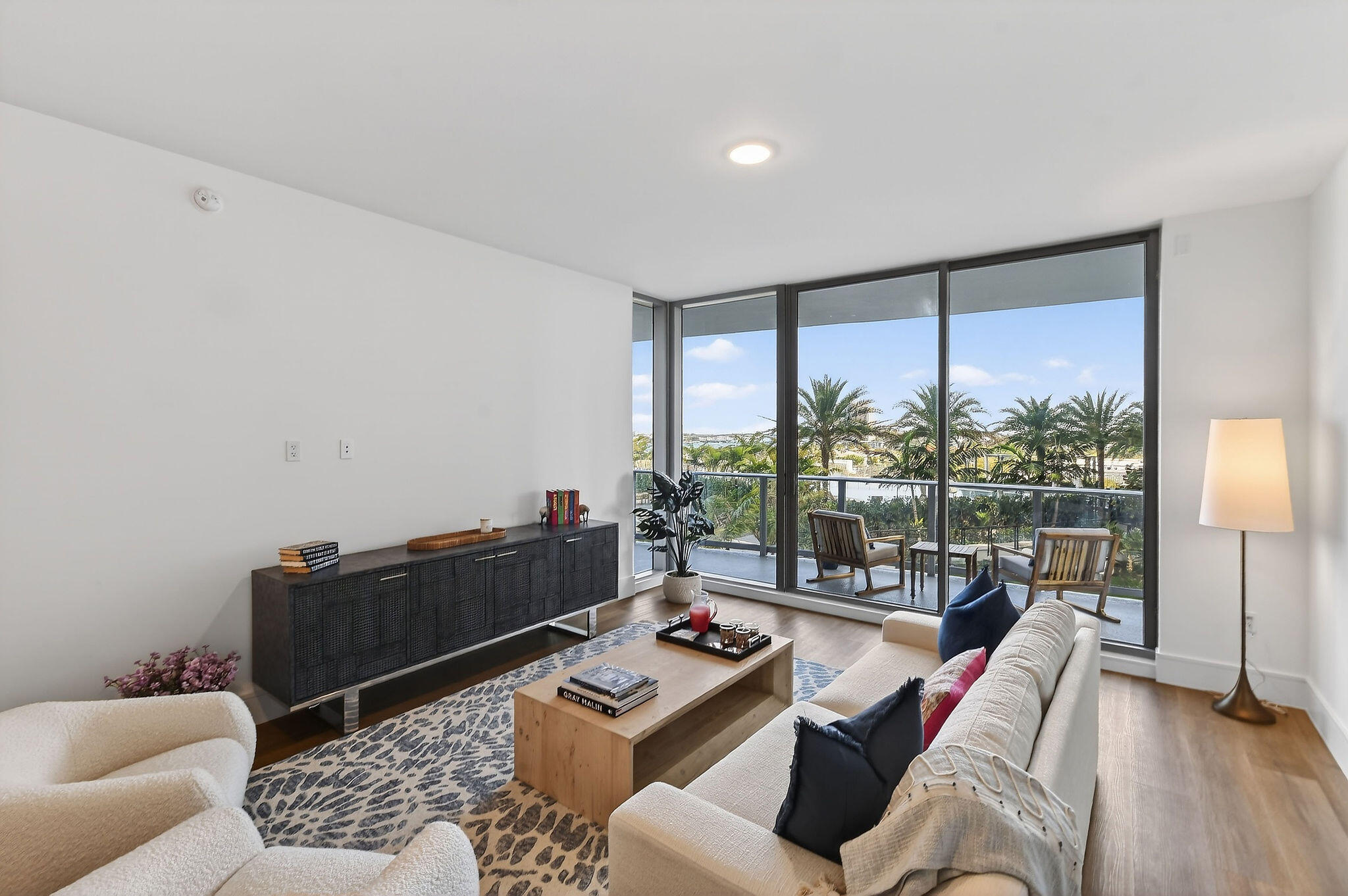 NAUTILUS 220 CONDO - Residential