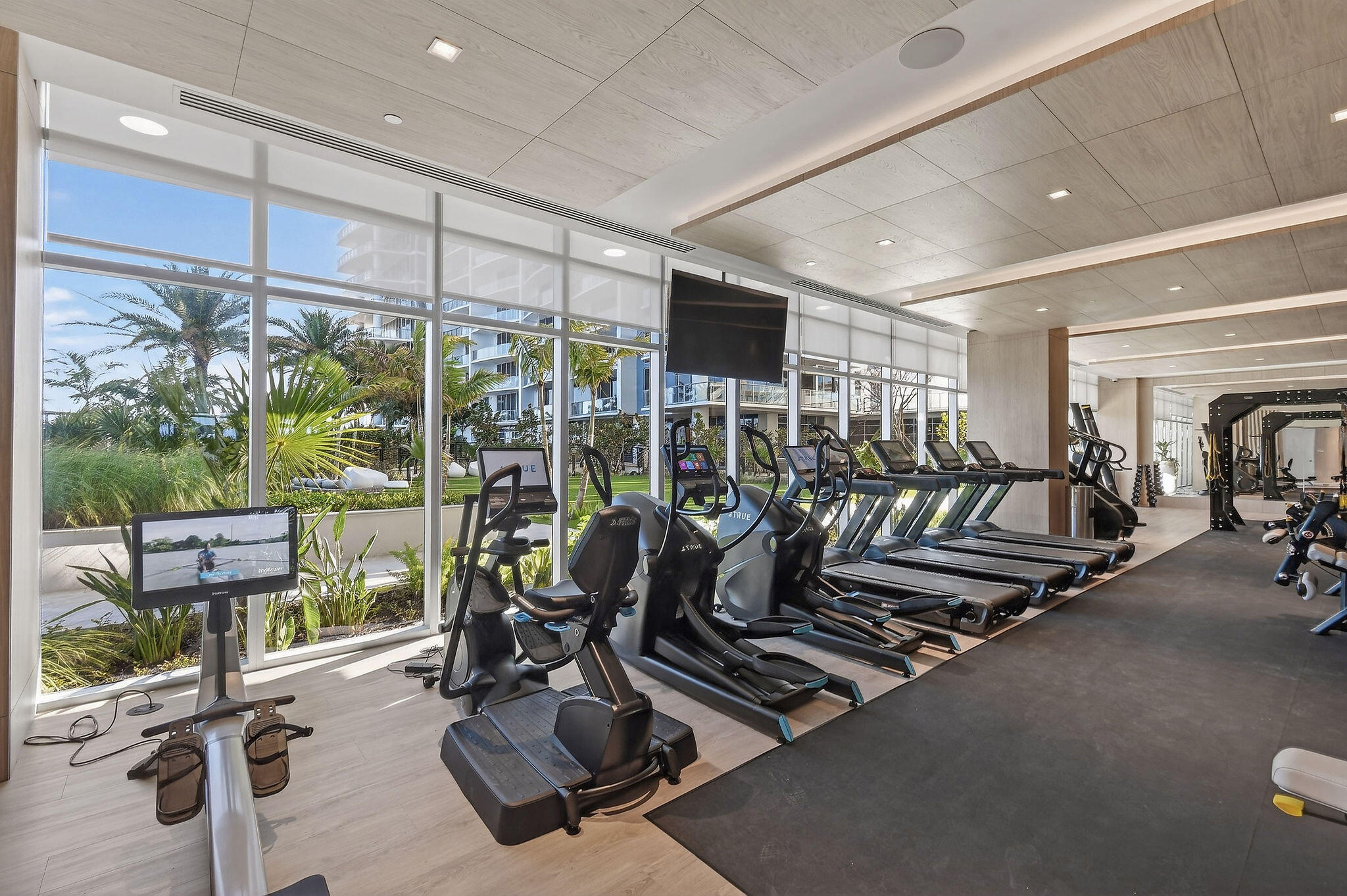 NAUTILUS 220 CONDO - Residential