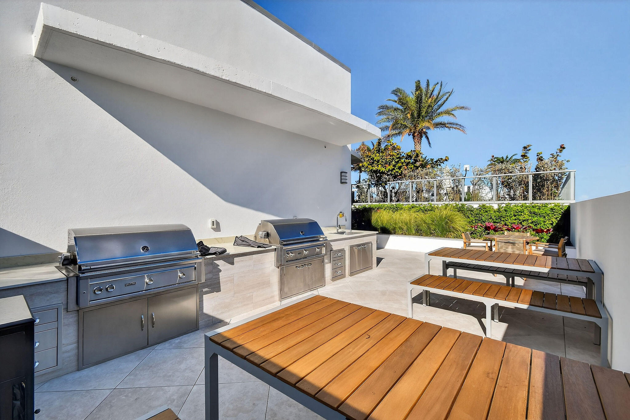 NAUTILUS 220 CONDO - Residential