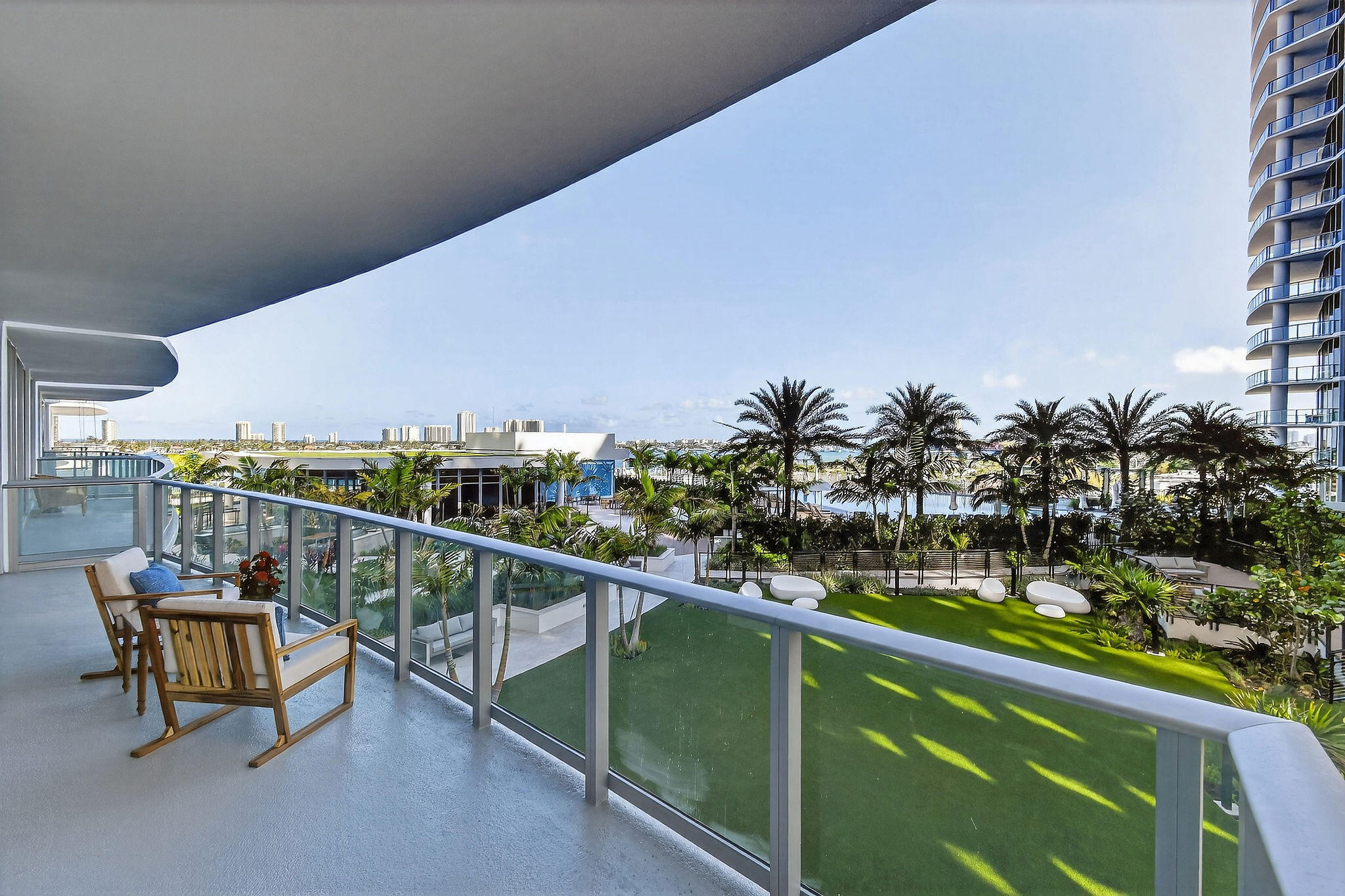 NAUTILUS 220 CONDO - Residential