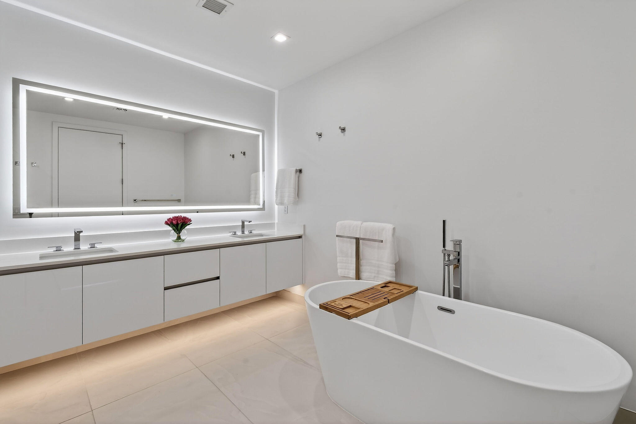 NAUTILUS 220 CONDO - Residential