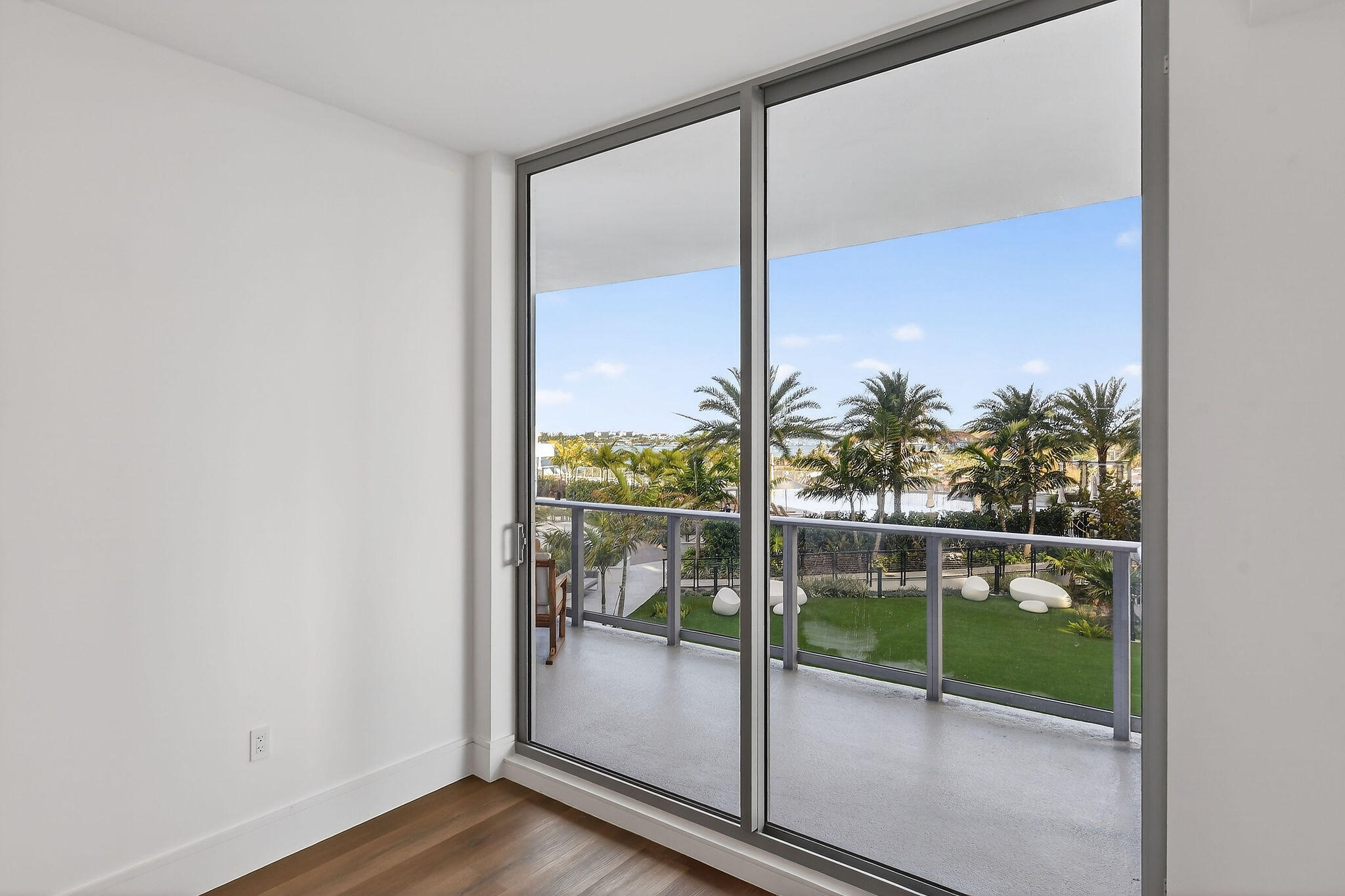 NAUTILUS 220 CONDO - Residential