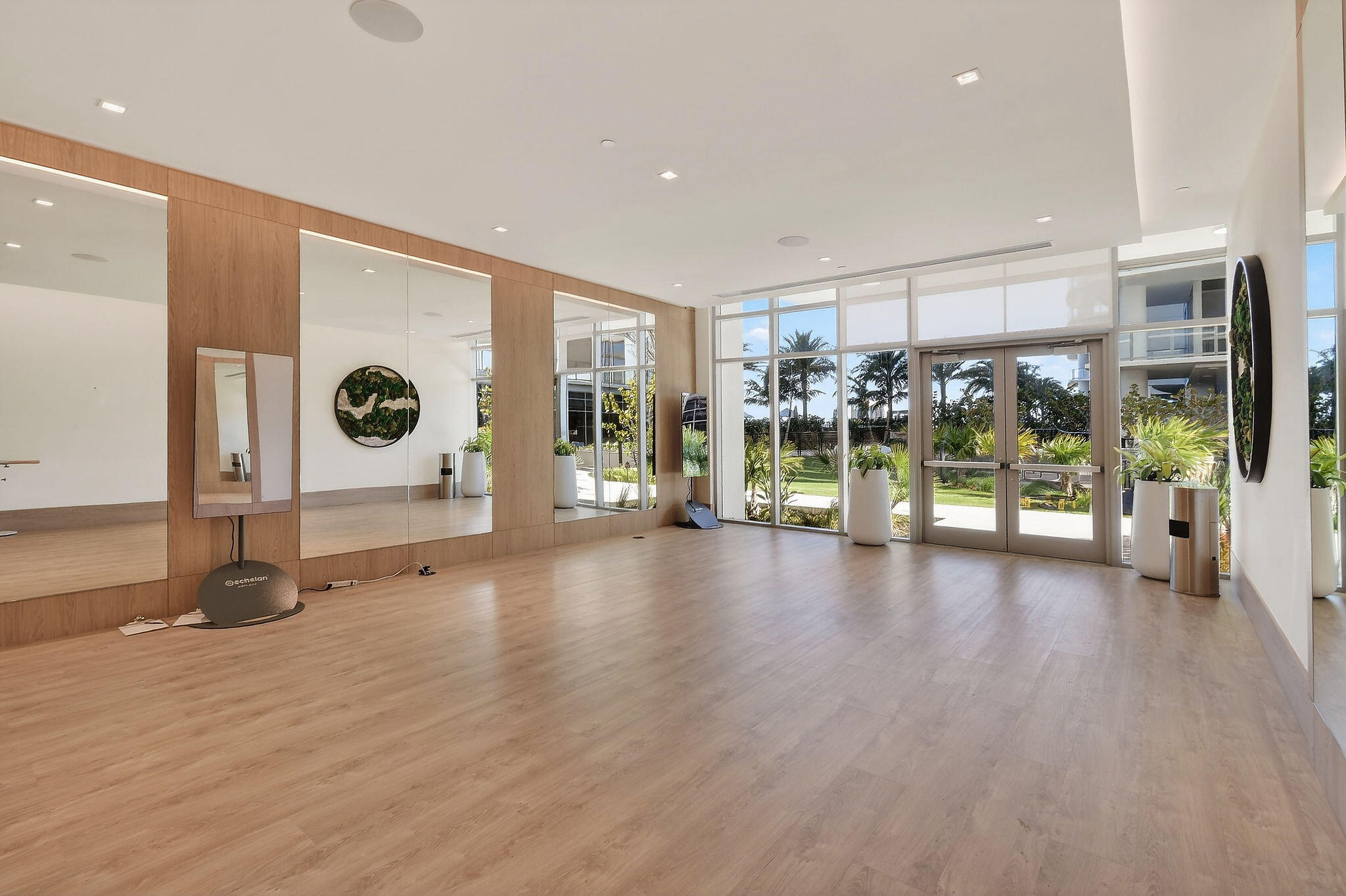 NAUTILUS 220 CONDO - Residential