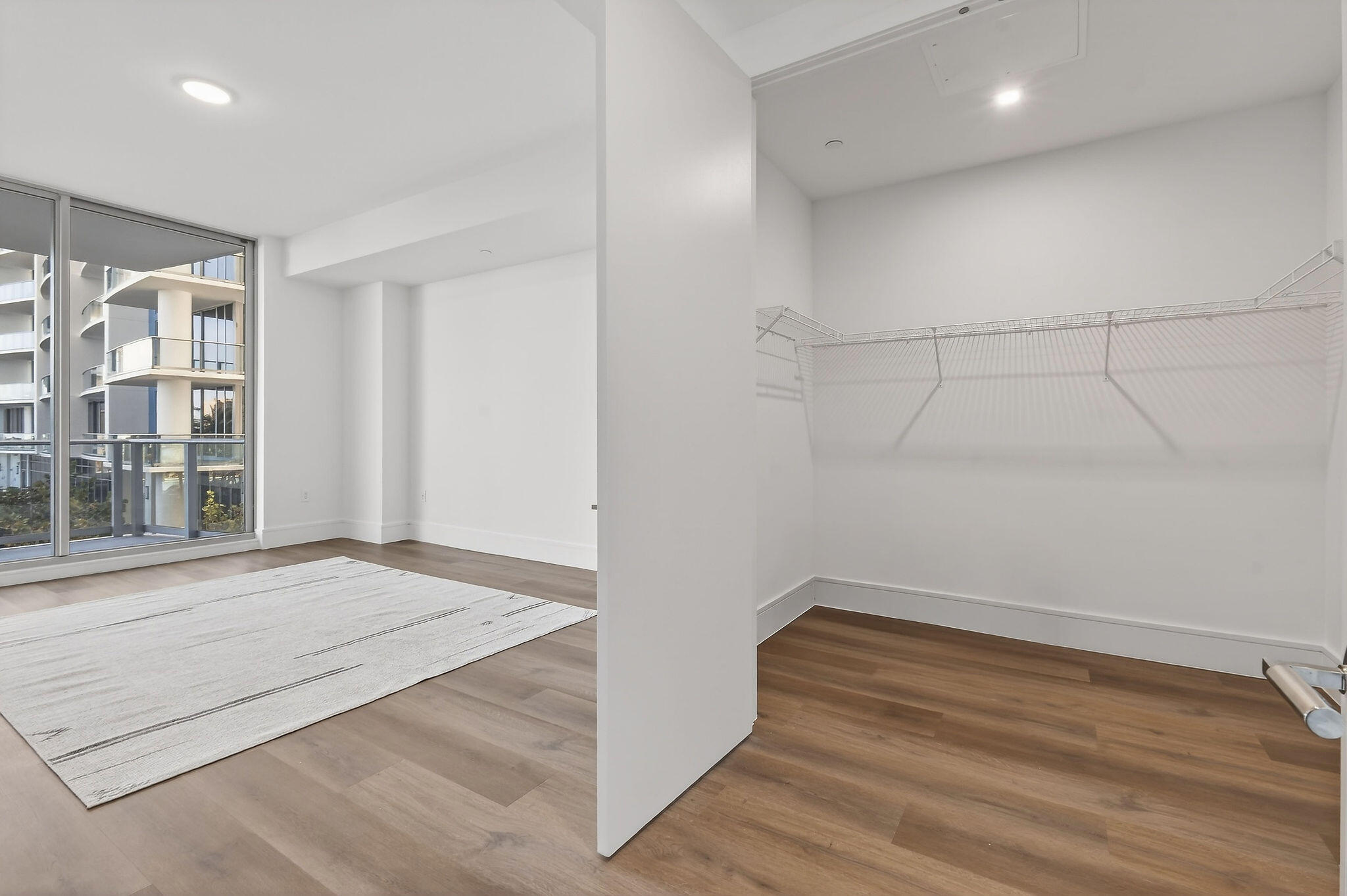 NAUTILUS 220 CONDO - Residential