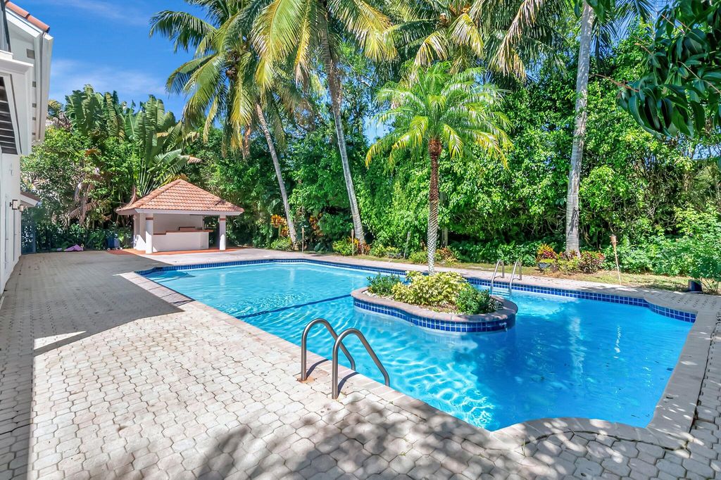 Photo of 930 N Parkside Circle N, Boca Raton, FL 33486 (MLS # R11073697)